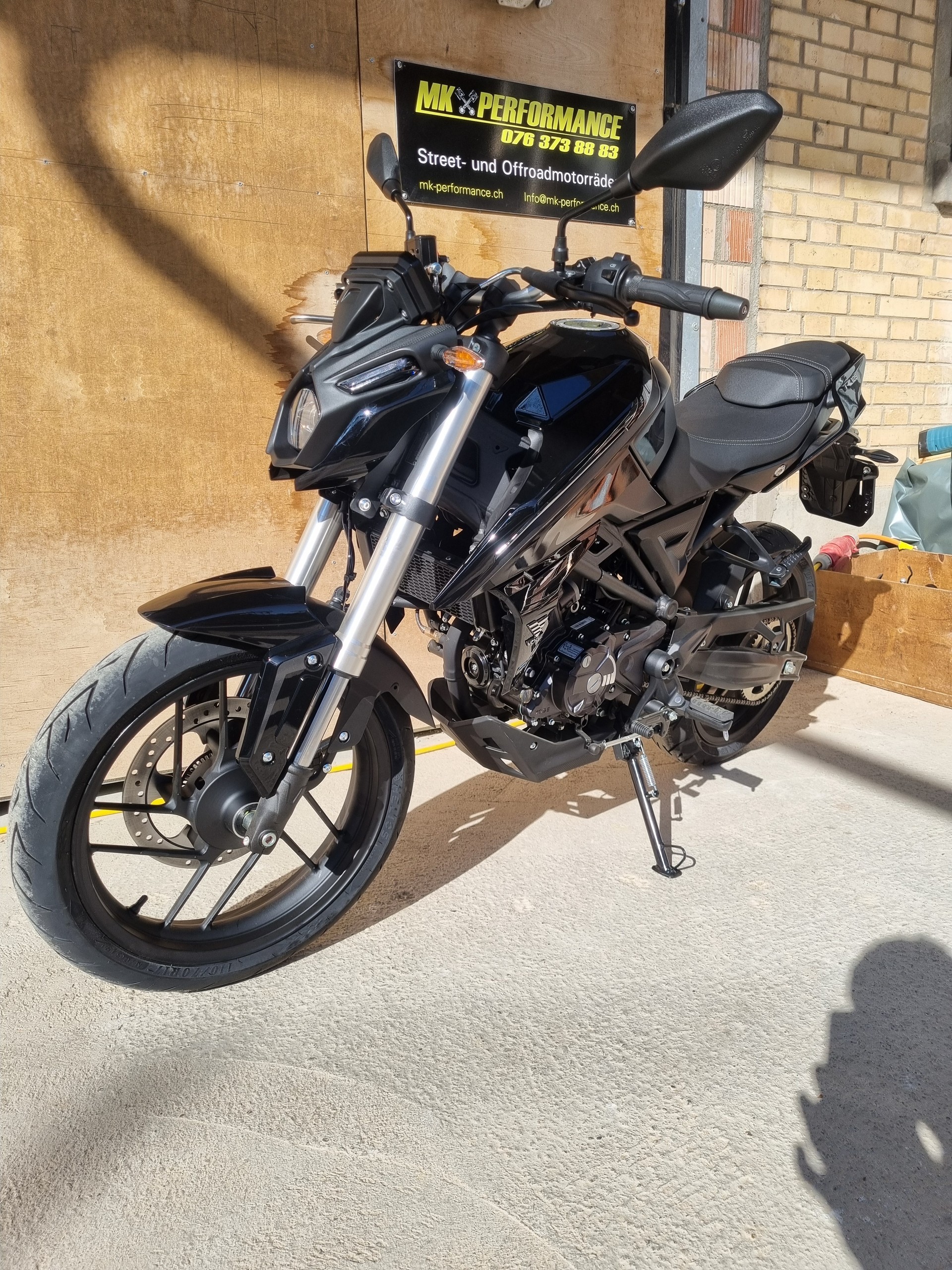 VOGE 125R