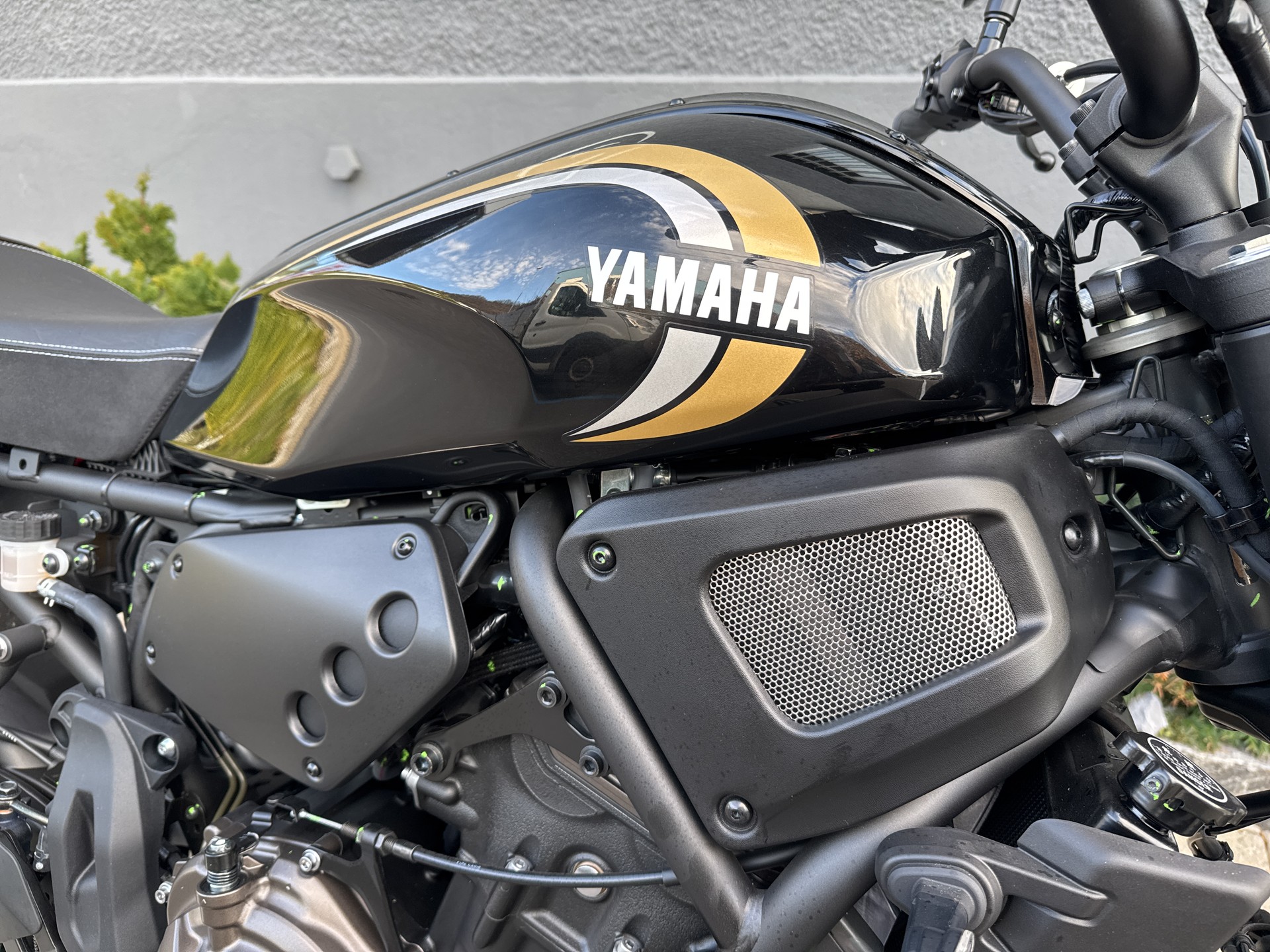 YAMAHA XSR 700 (35kW)-showroom-element-2