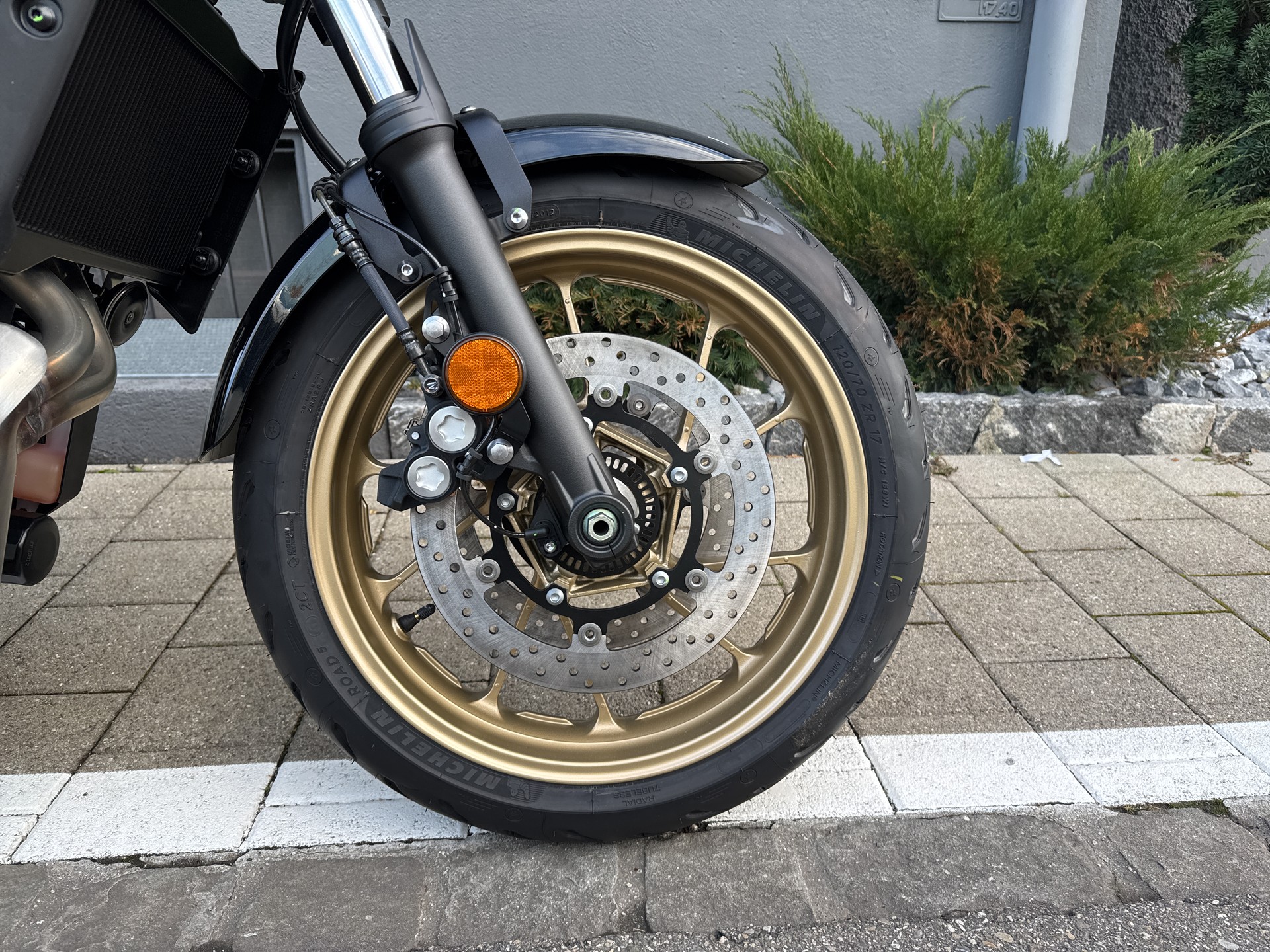 YAMAHA XSR 700 (35kW)-showroom-element-1