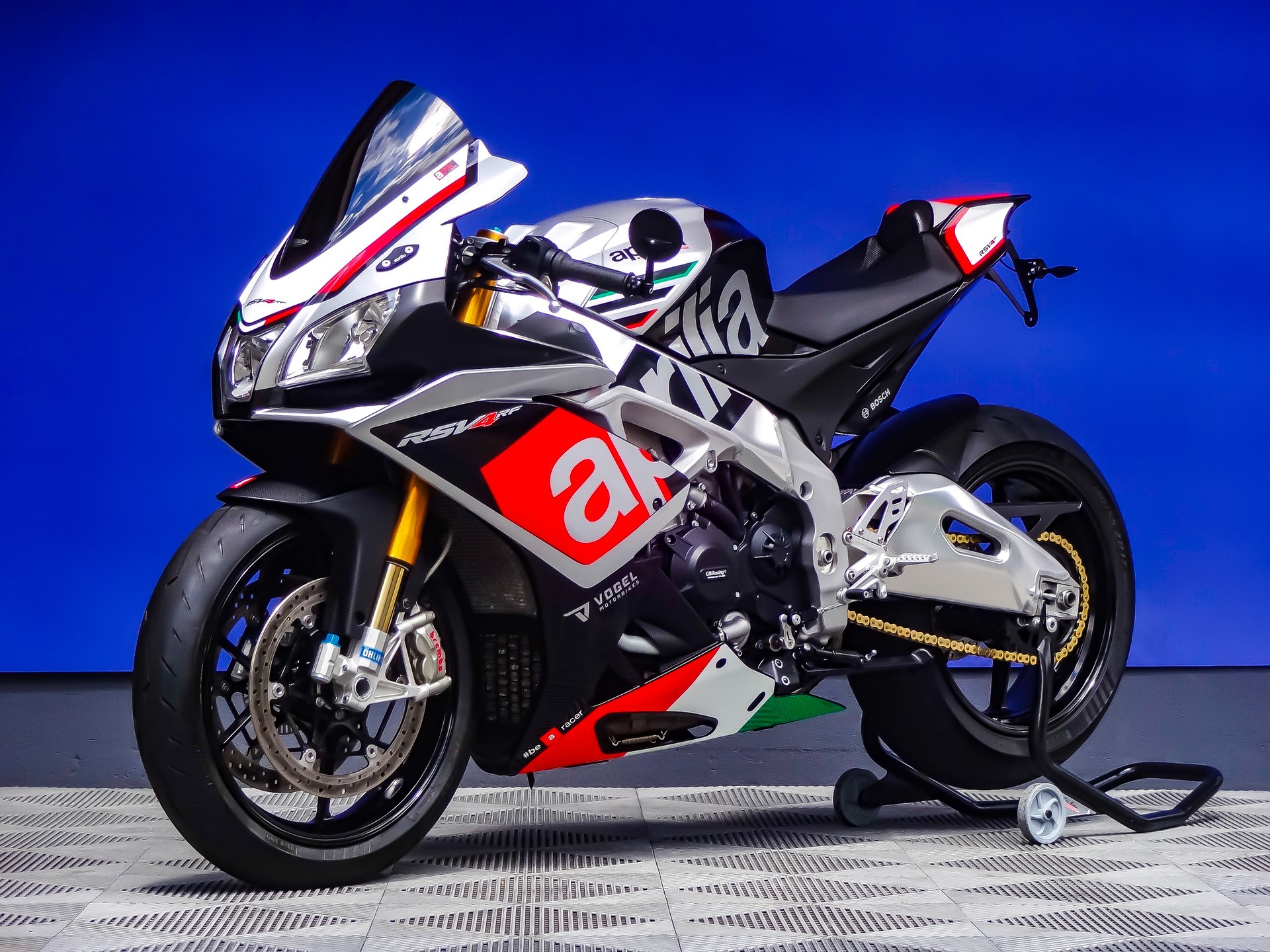 APRILIA RSV4 RF-showroom-element-3