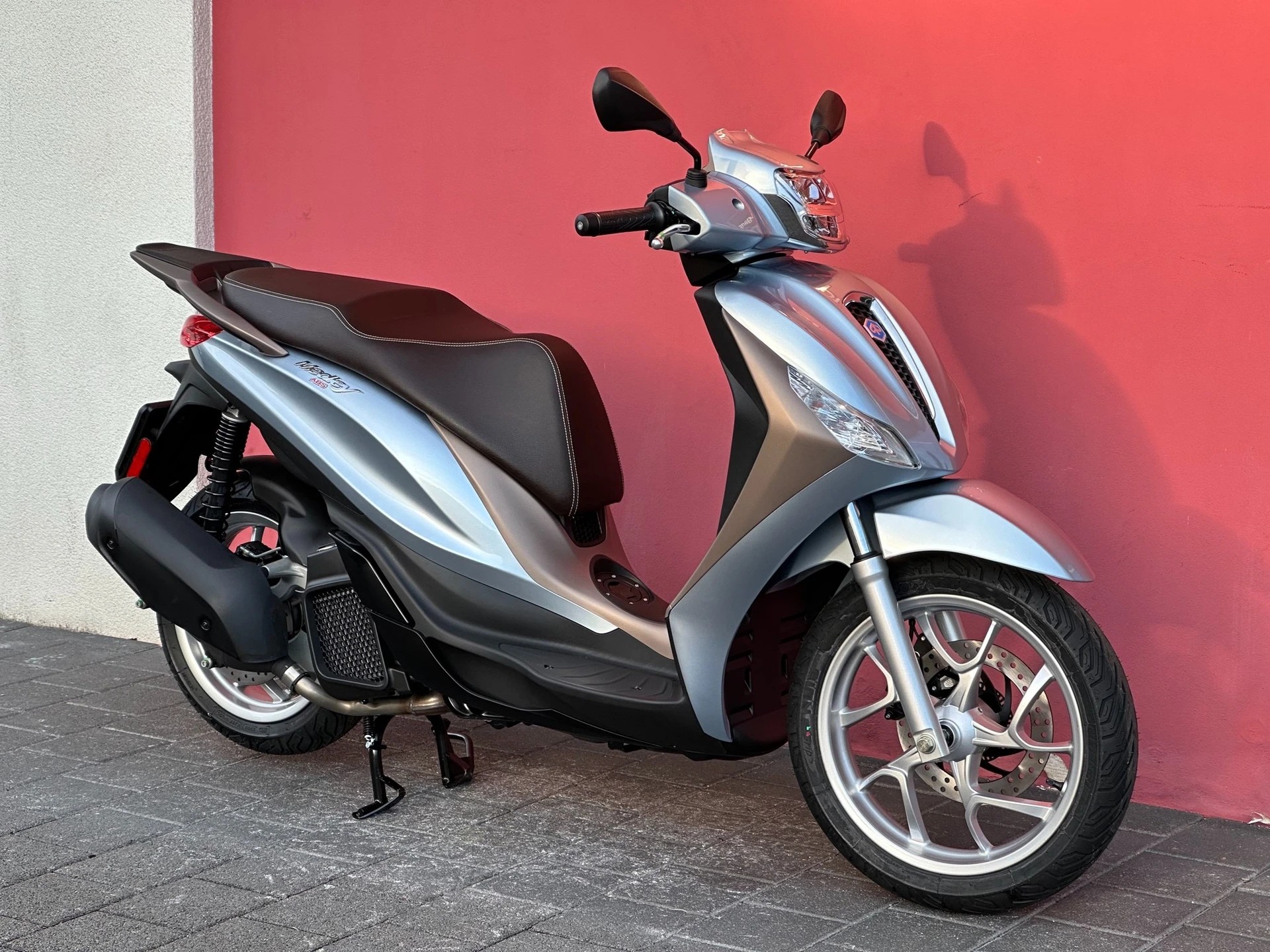 PIAGGIO Medley 125-showroom-element-1