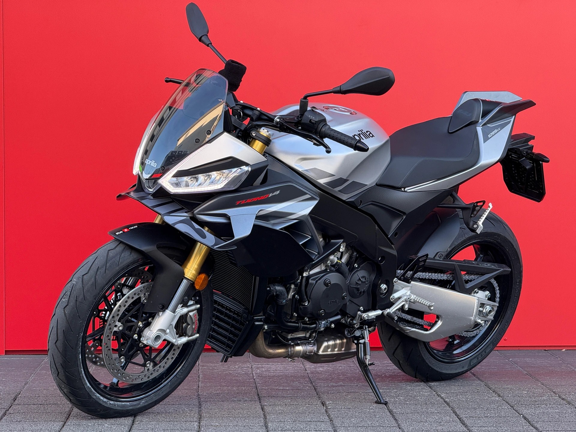 APRILIA Tuono V4 1100-image-14