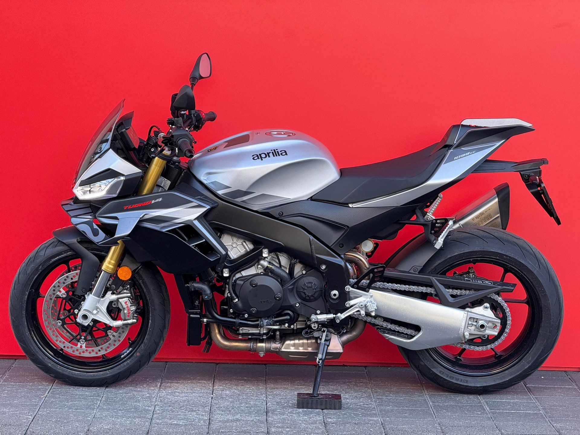 APRILIA Tuono V4 1100-image-8