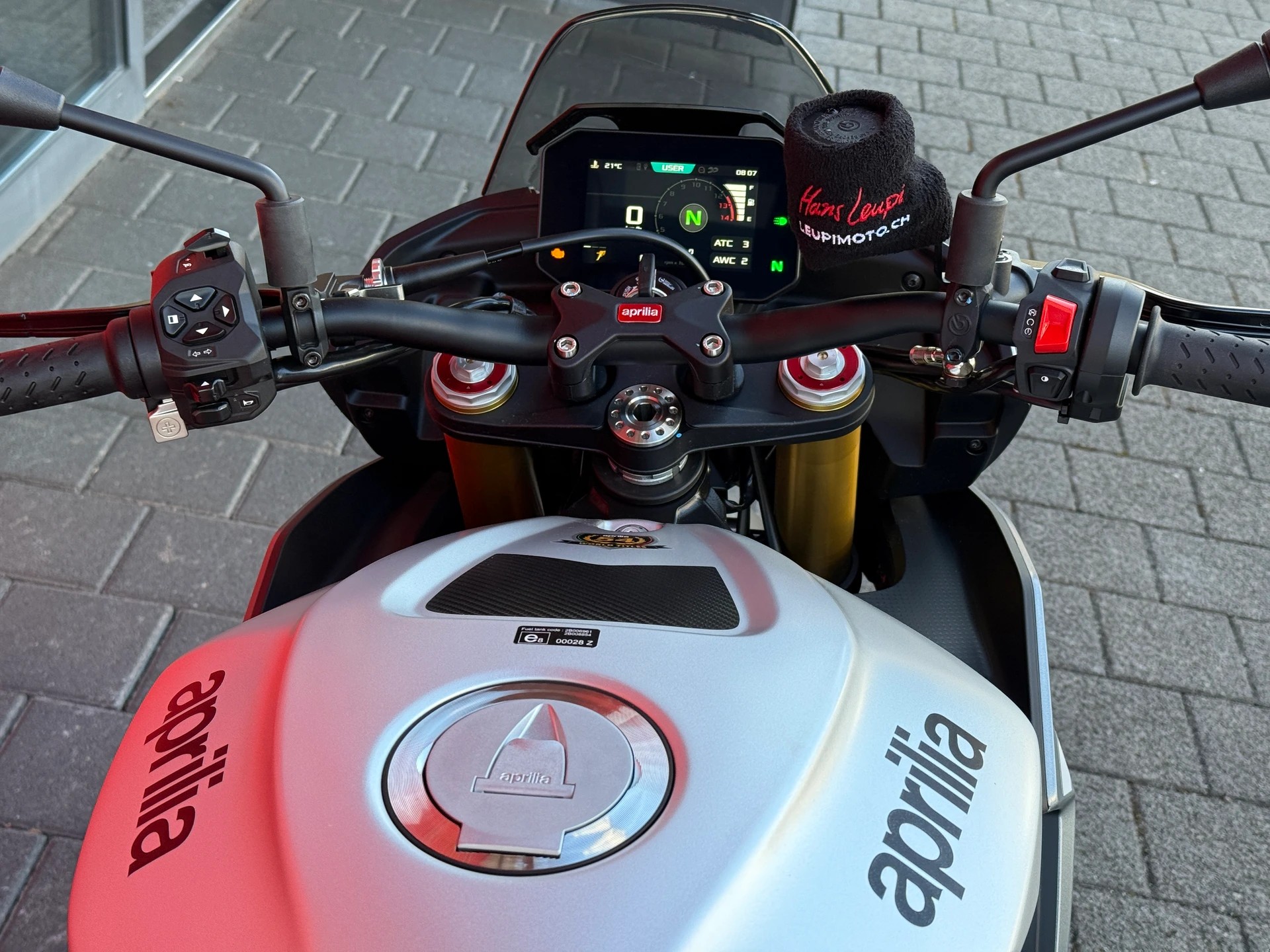 APRILIA Tuono V4 1100-image-4