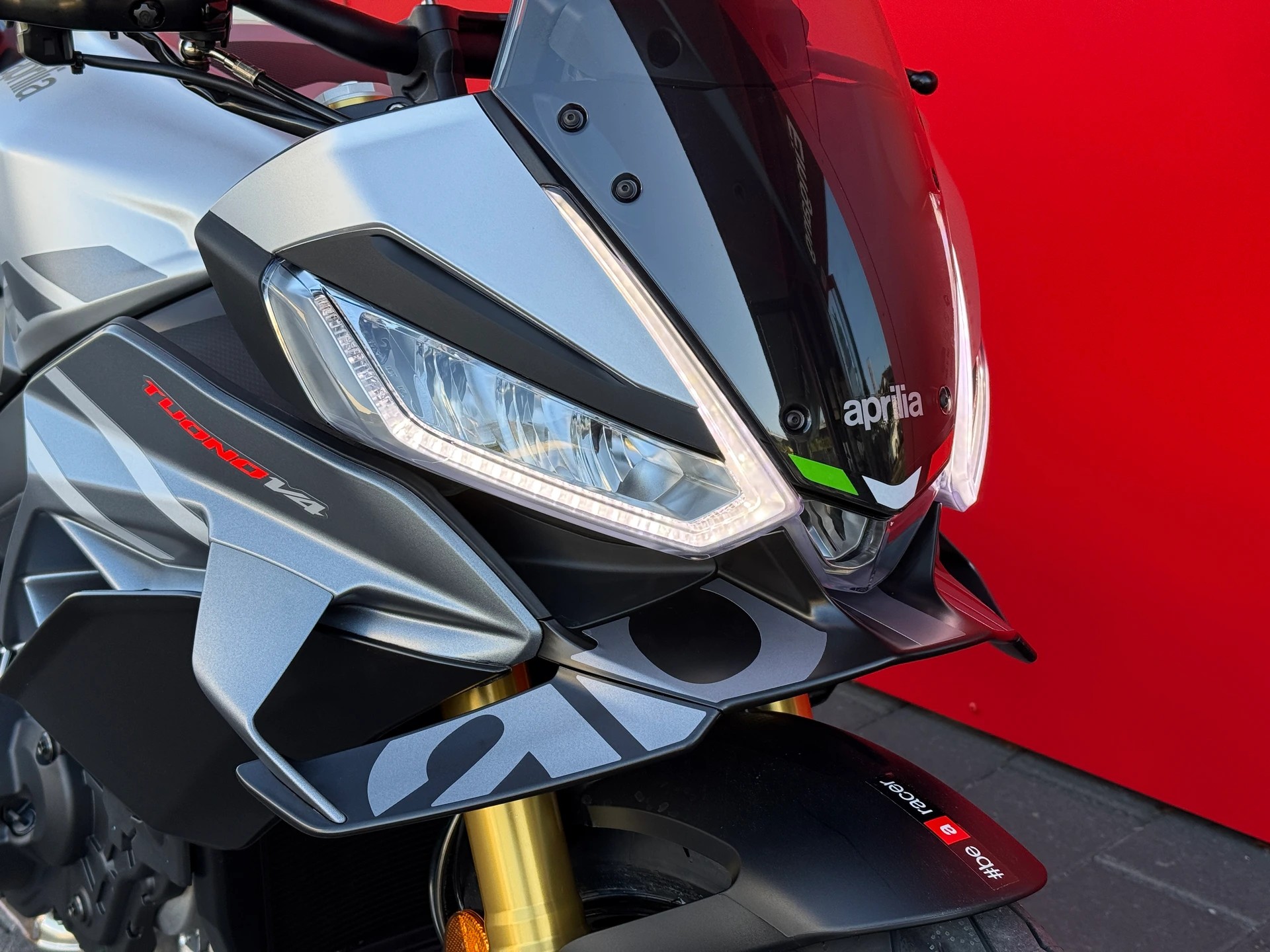 APRILIA Tuono V4 1100-image-9