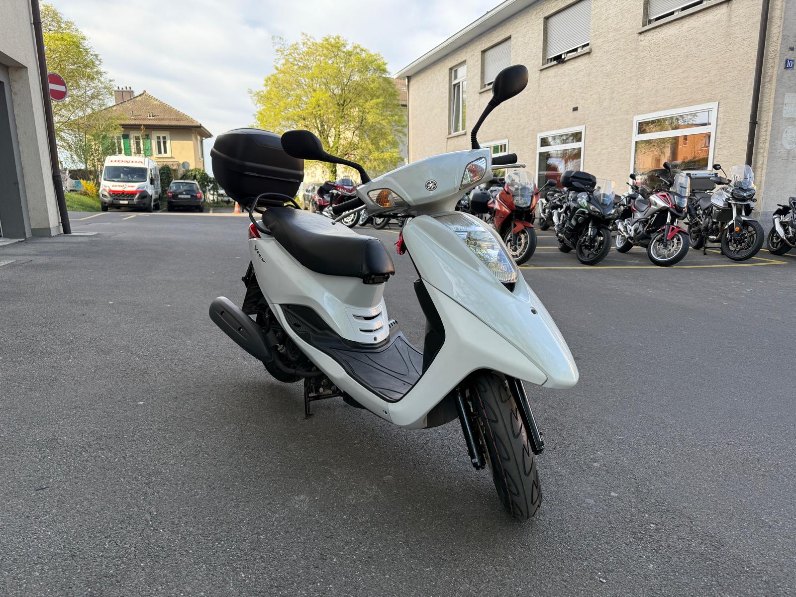 YAMAHA Vity XC 125 E-showroom-element-1