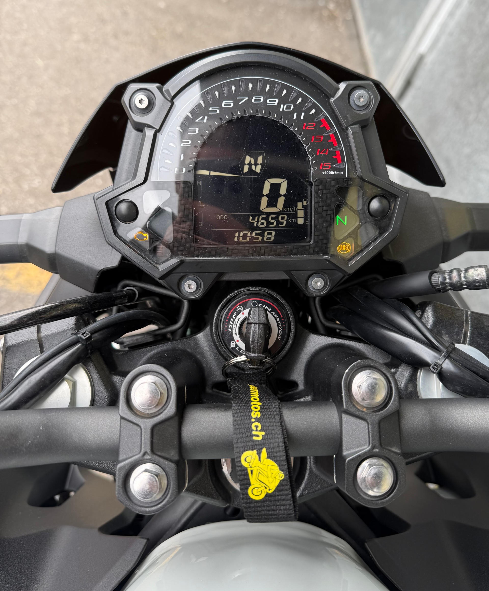 KAWASAKI Z 400-image-3