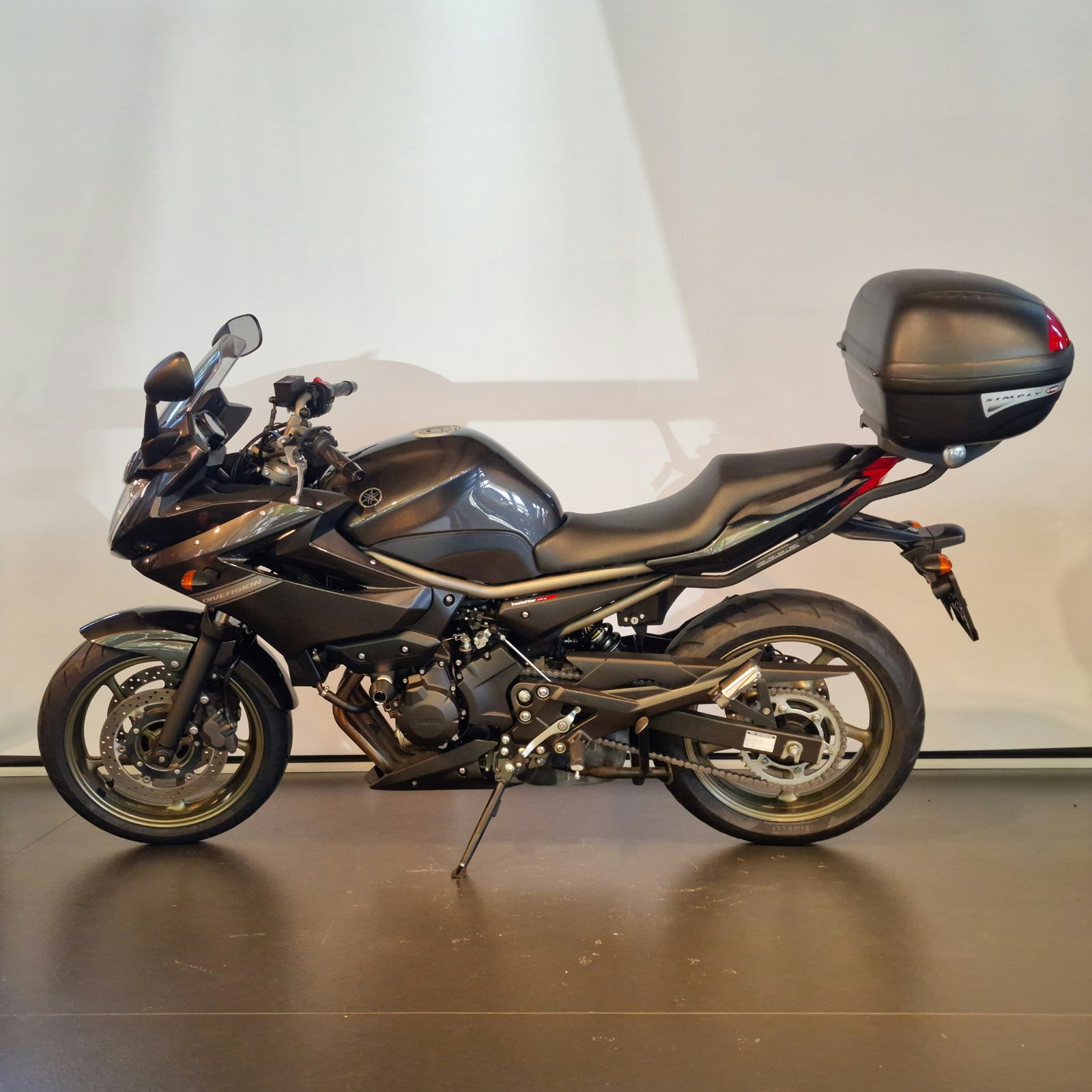 YAMAHA XJ 6 N ABS-image-0