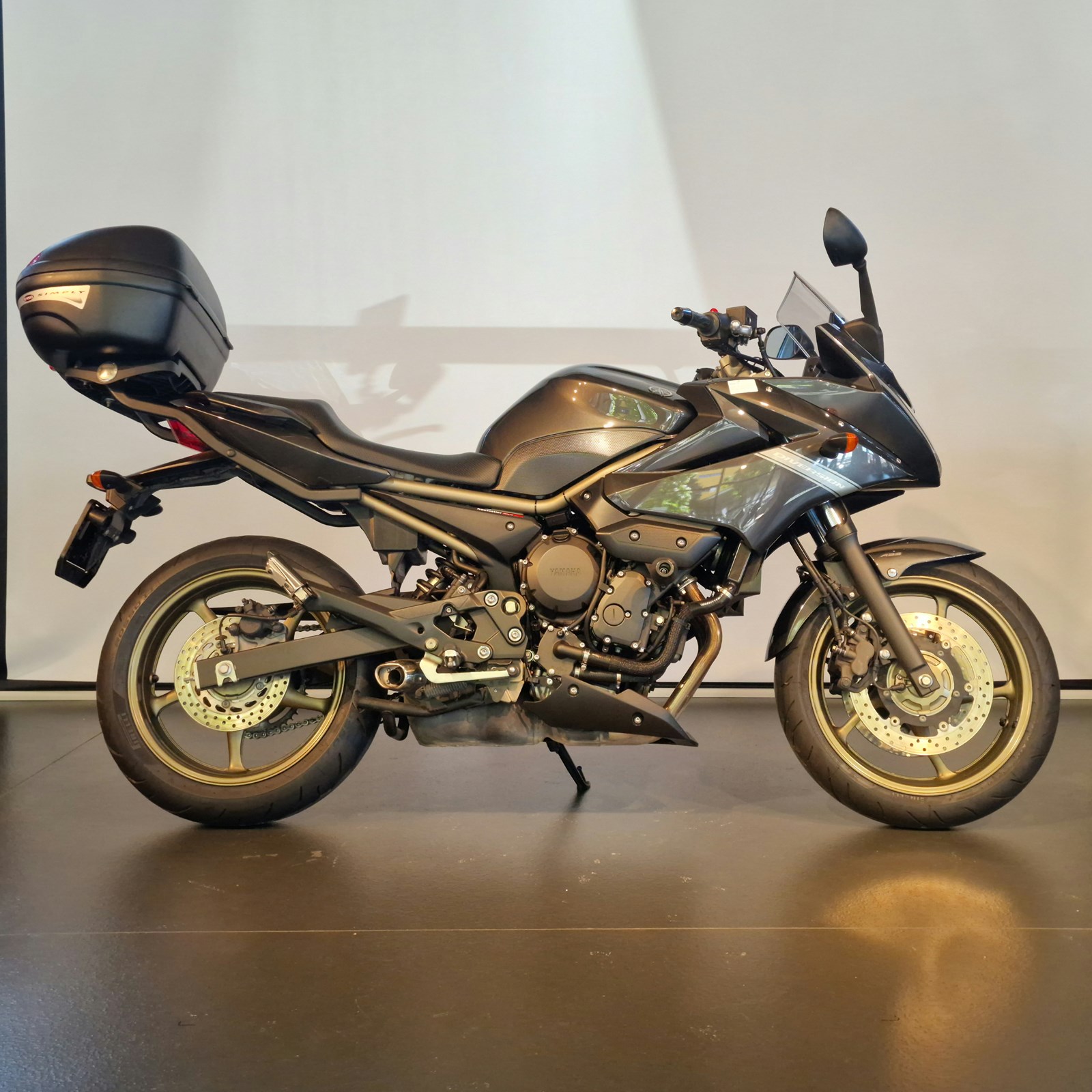 YAMAHA XJ 6 N ABS-image-2