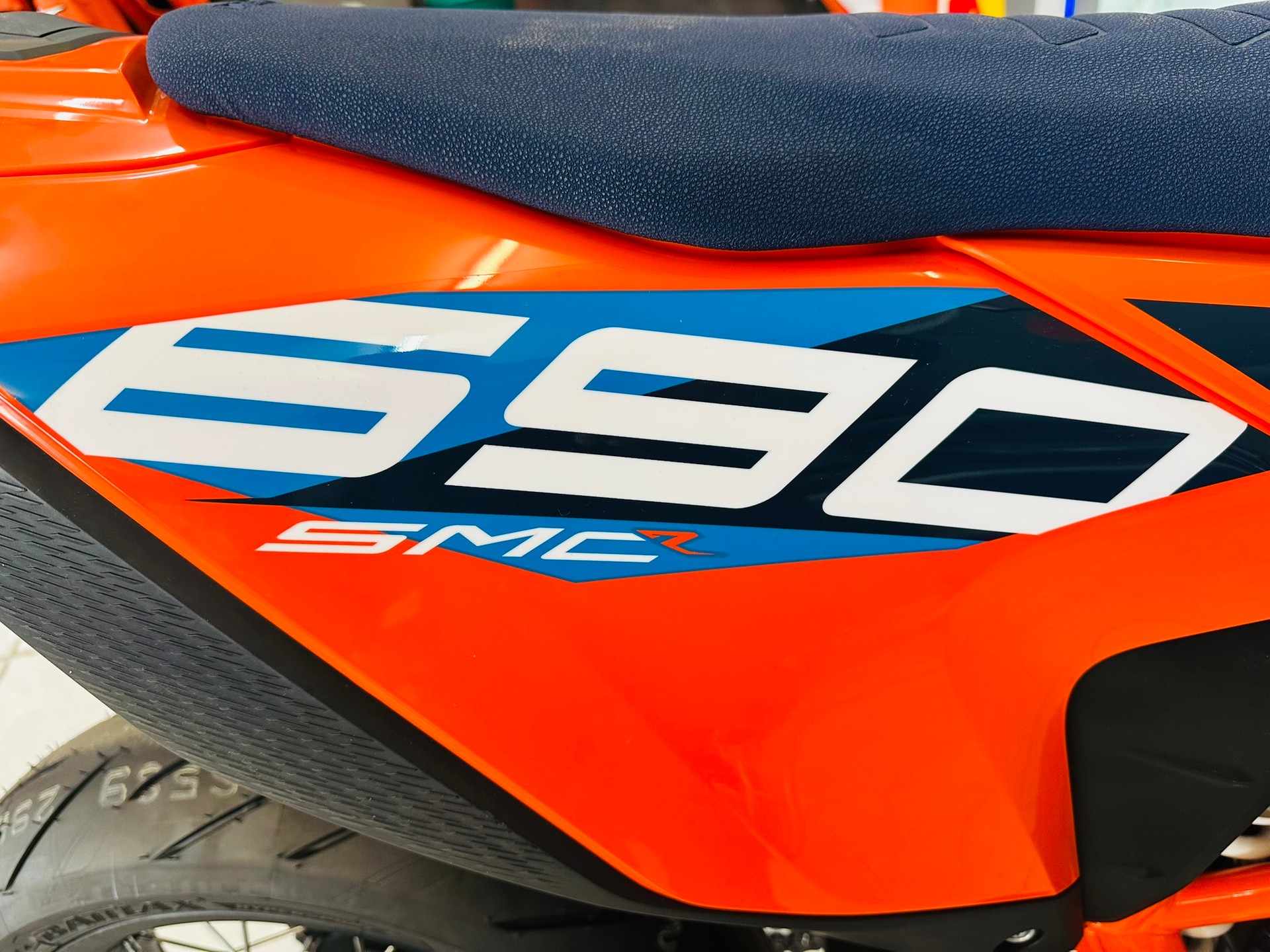 KTM 690 SMC R ABS (35 kW)-showroom-element-2