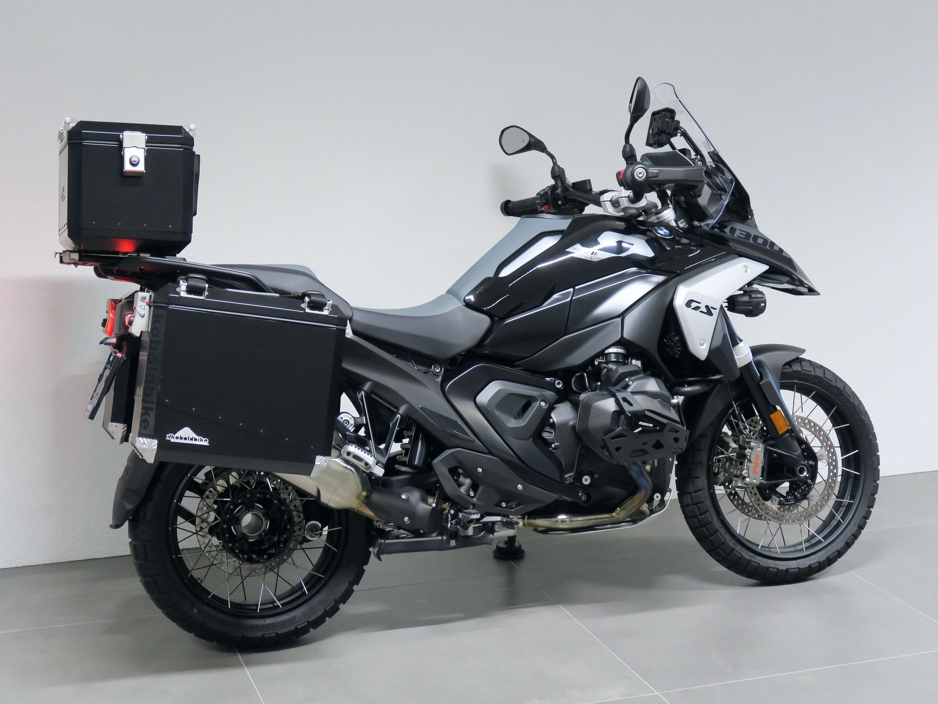 BMW R 1300 GS Triple Black-showroom-element-3