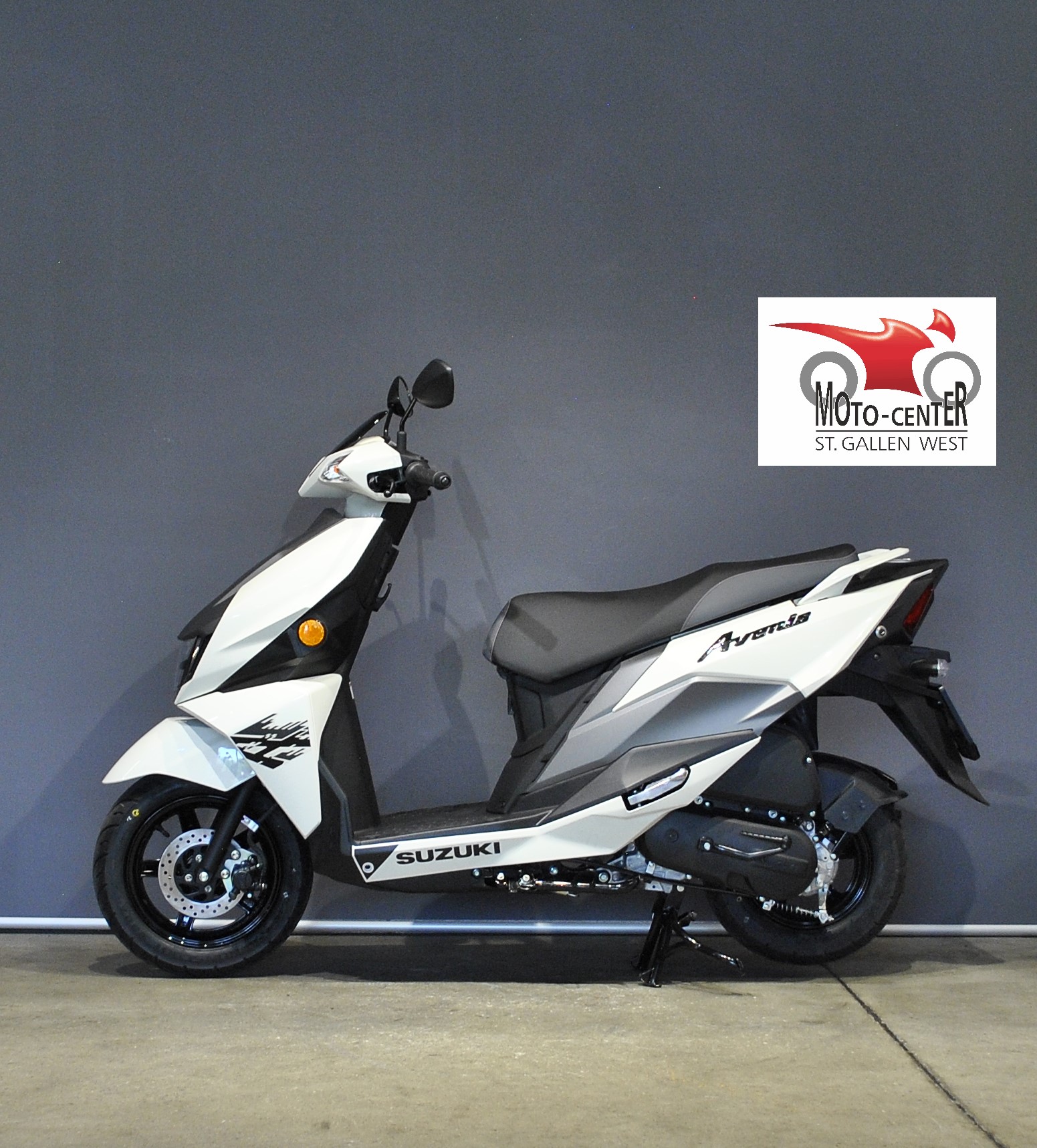 SUZUKI UN 125 Avenis-showroom-element-2