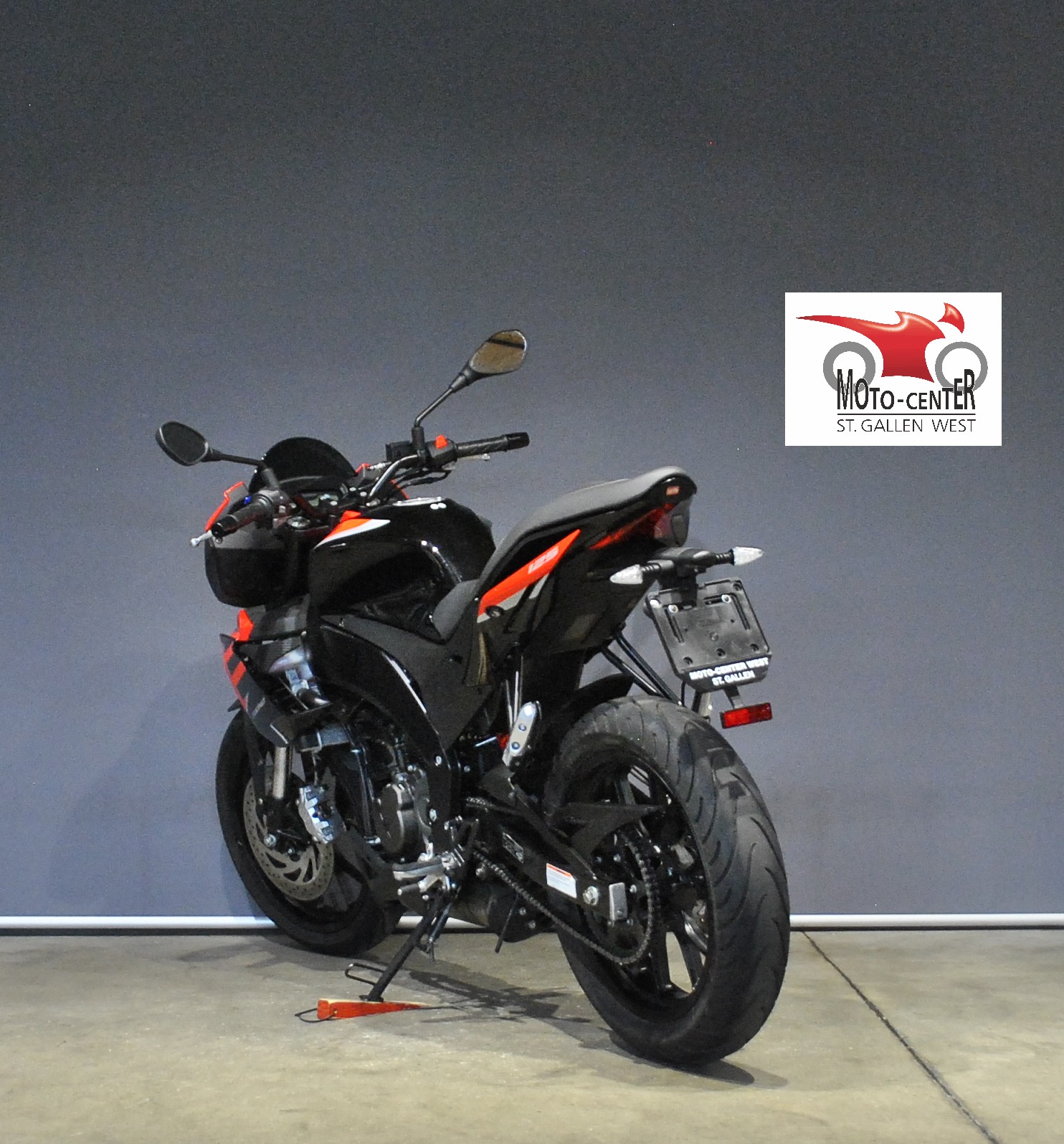 APRILIA Tuono 125-showroom-element-3