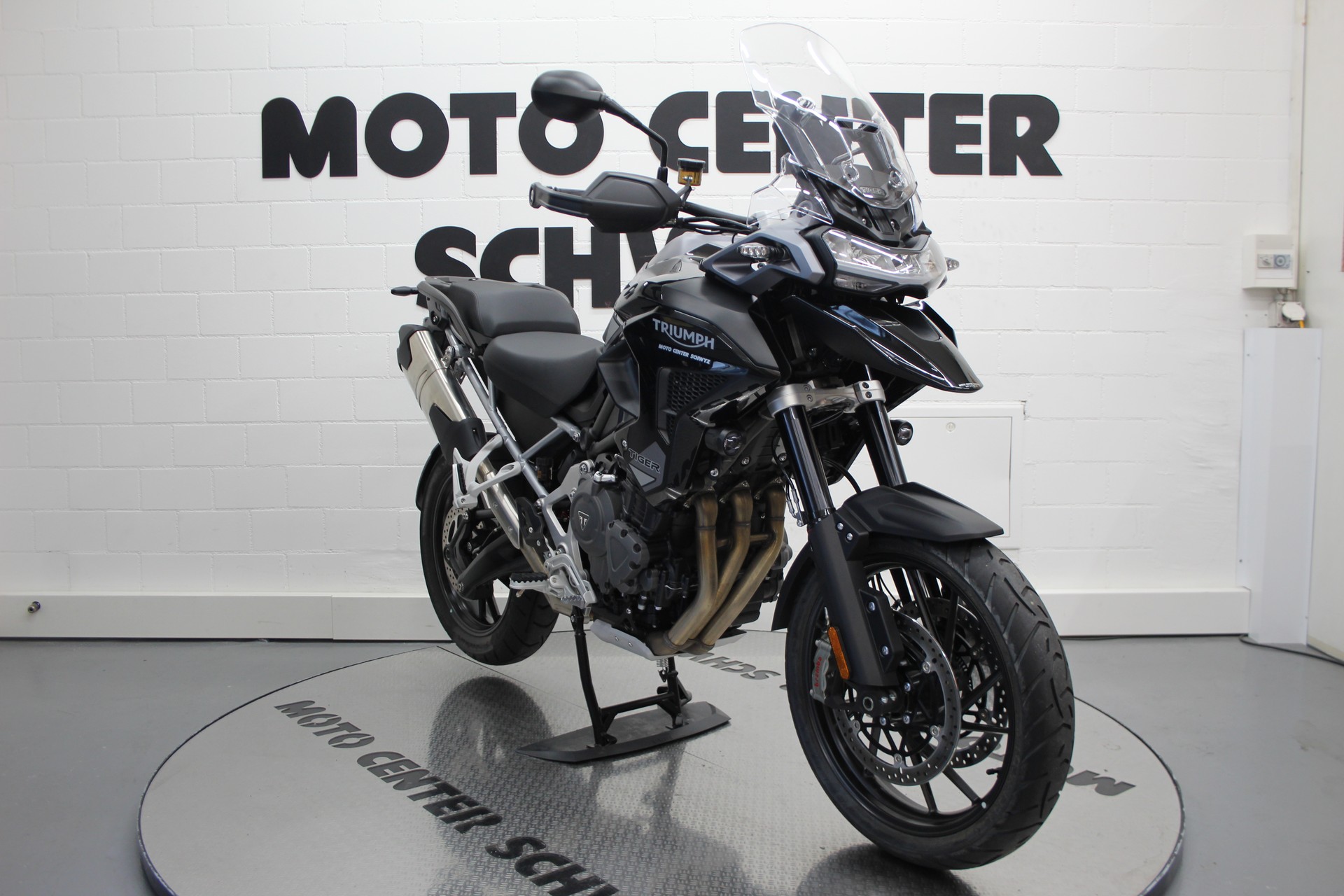 TRIUMPH Tiger 1200 GT Pro-showroom-element-1