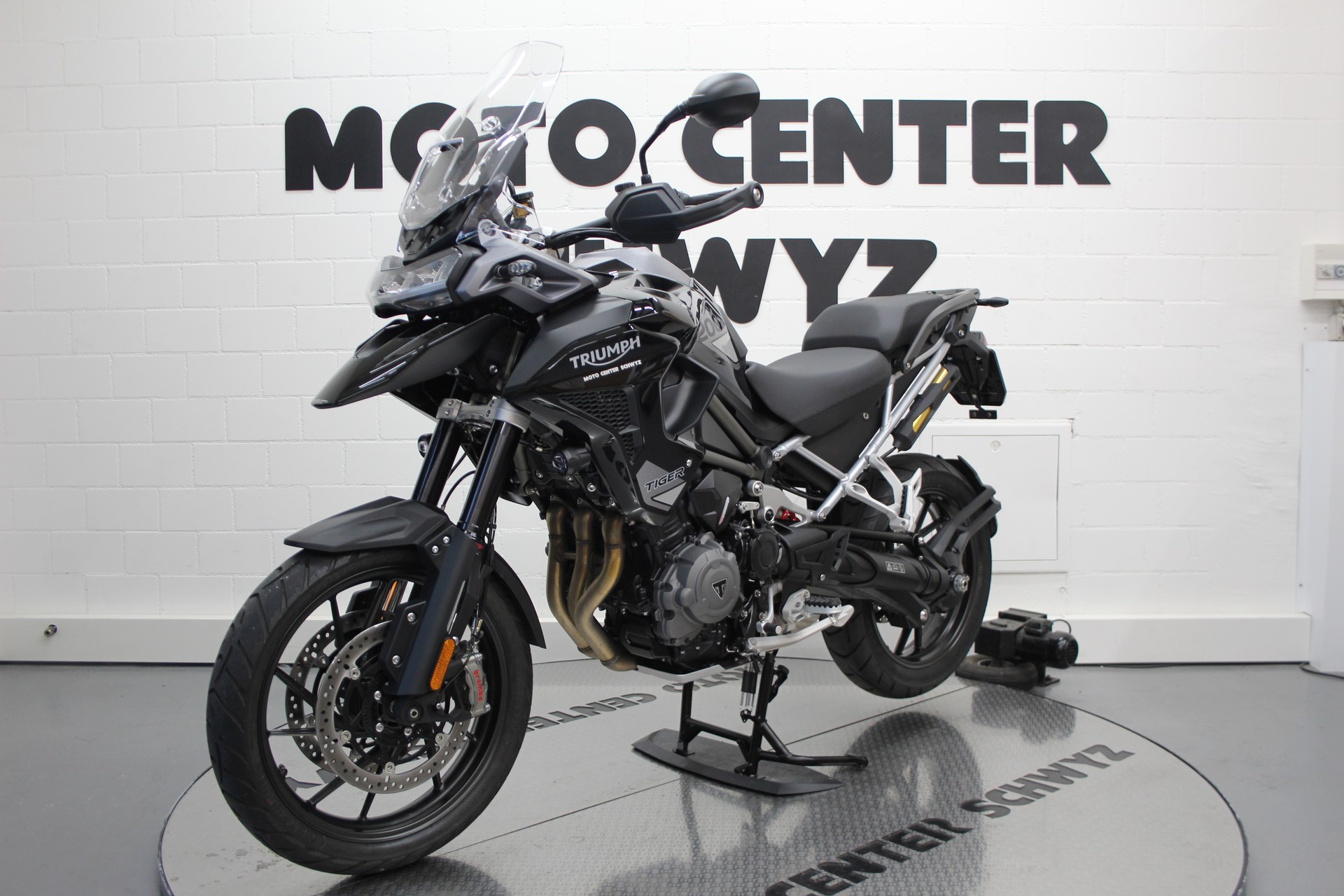 TRIUMPH Tiger 1200 GT Pro-showroom-element-3