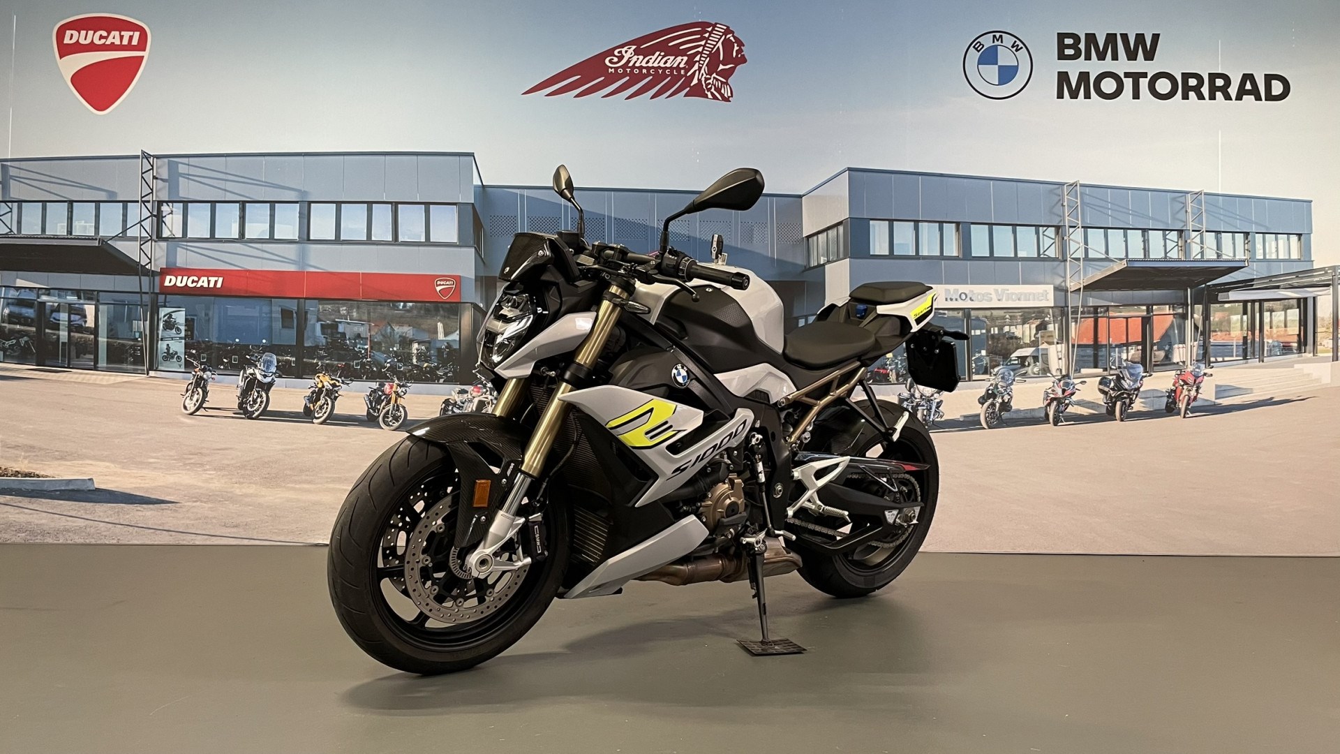 BMW S 1000 R Sport avec pack carbon-showroom-element-2