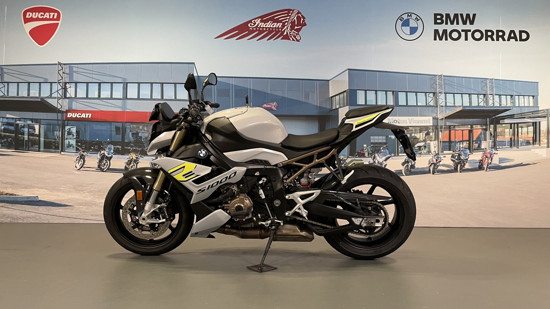 BMW S 1000 R Sport avec pack carbon-showroom-element-3