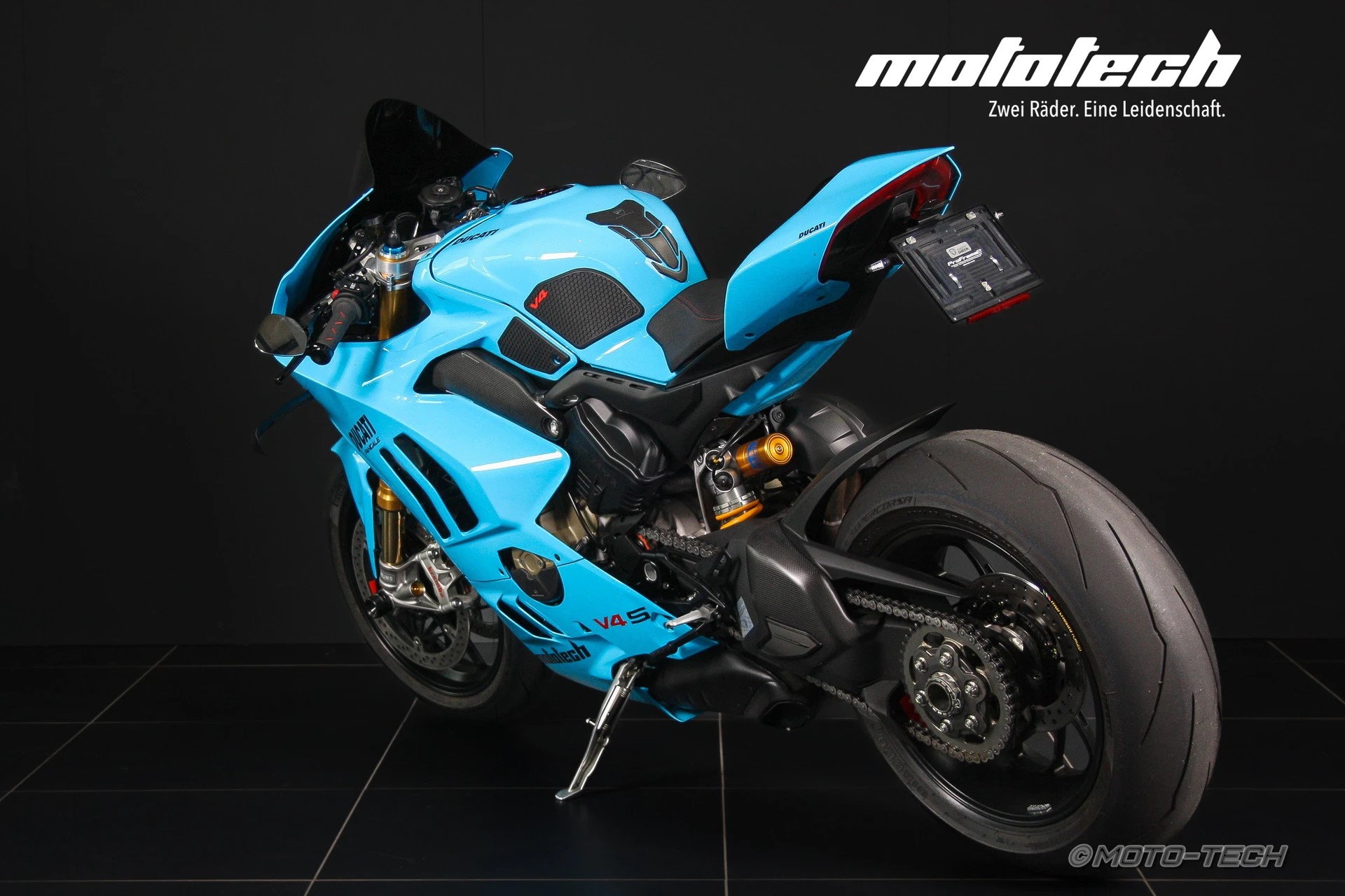 DUCATI Panigale V4 S-showroom-element-3
