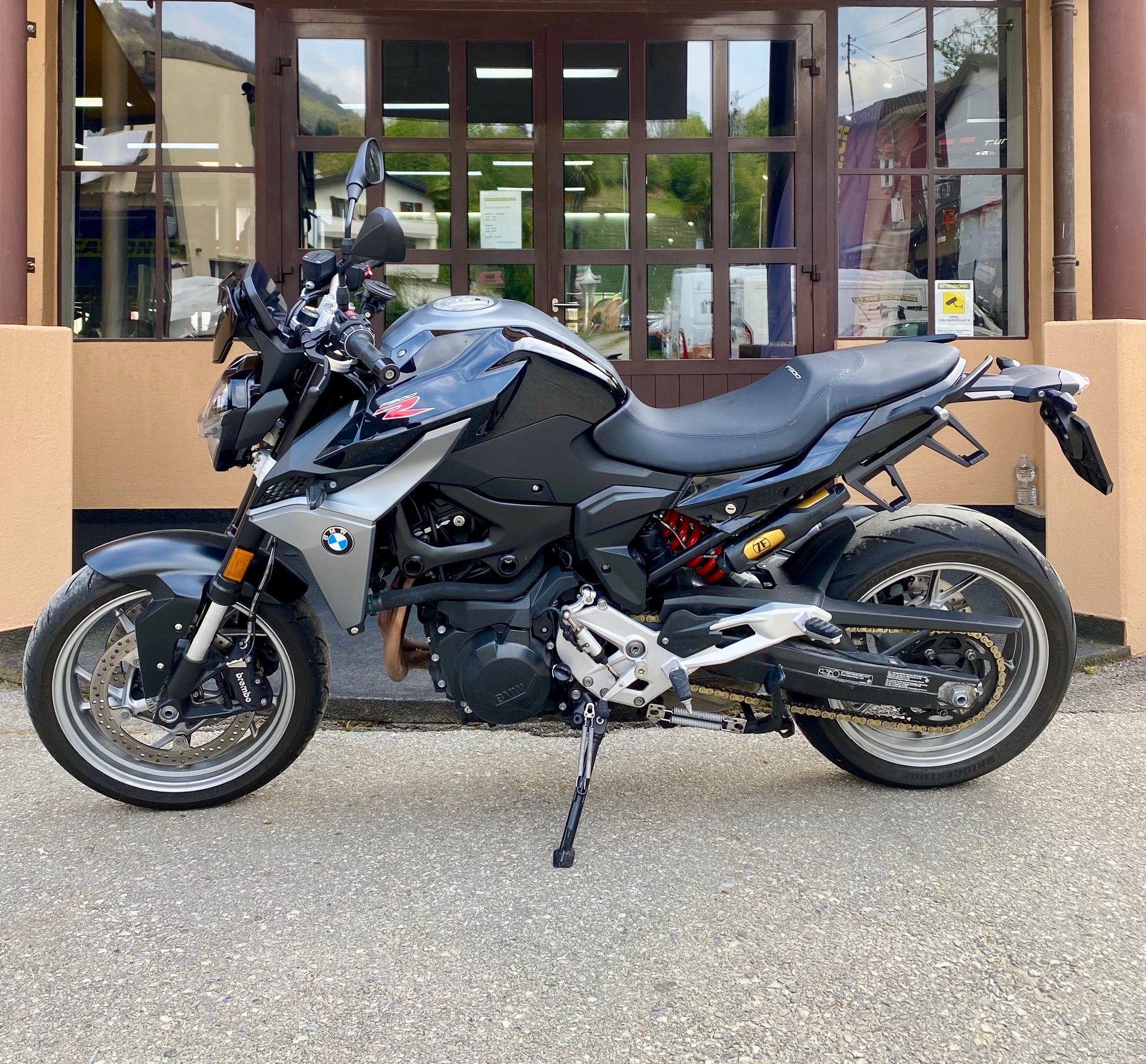 BMW F 900 R ABS