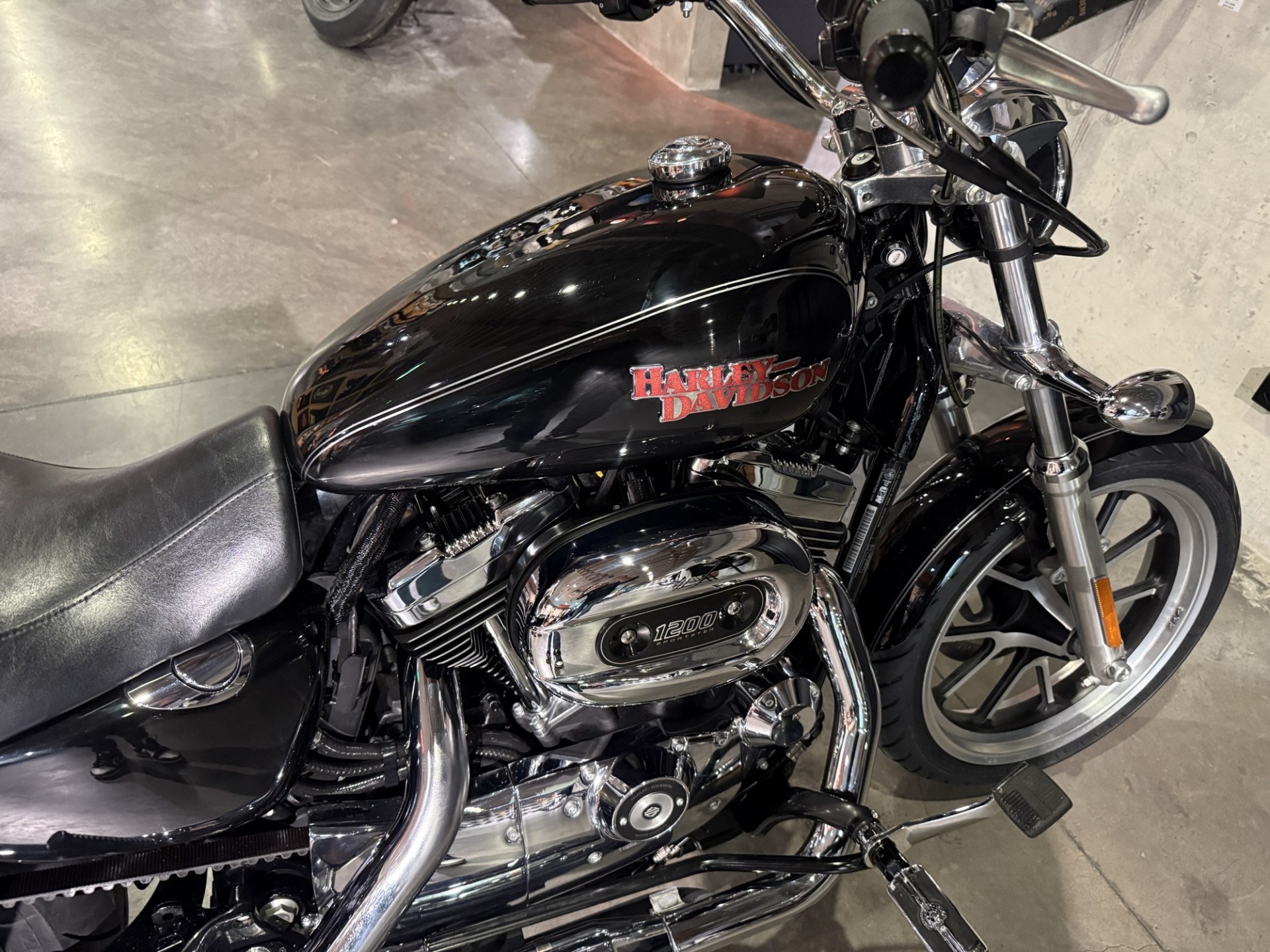 HARLEY-DAVIDSON XL 1200 T Sportster Super Low-showroom-element-1