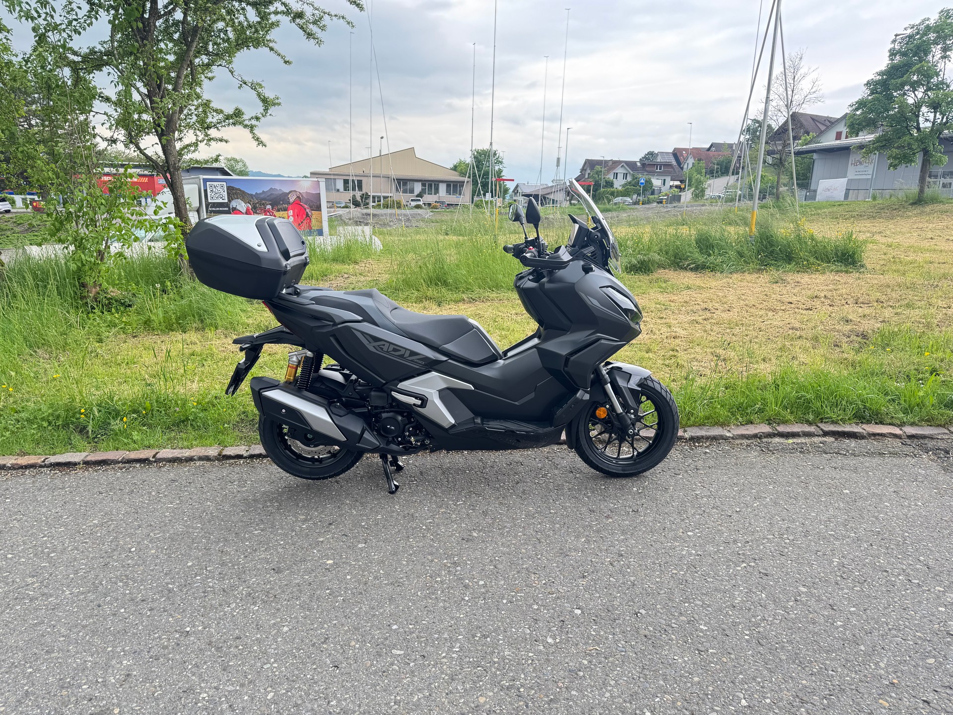HONDA ADV 350-image-1