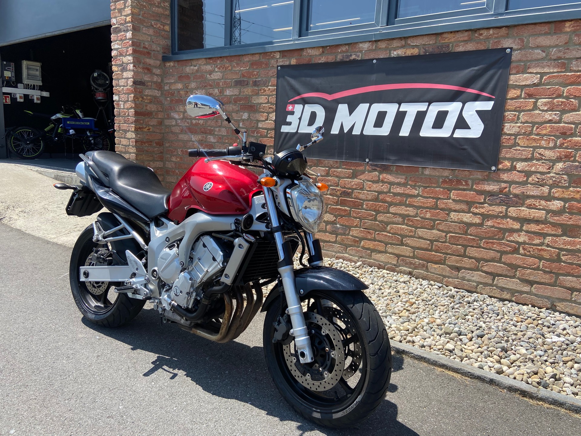 YAMAHA FZ6 N-showroom-element-1