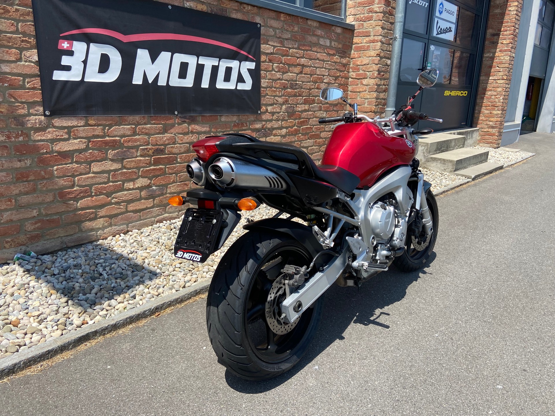 YAMAHA FZ6 N-showroom-element-2