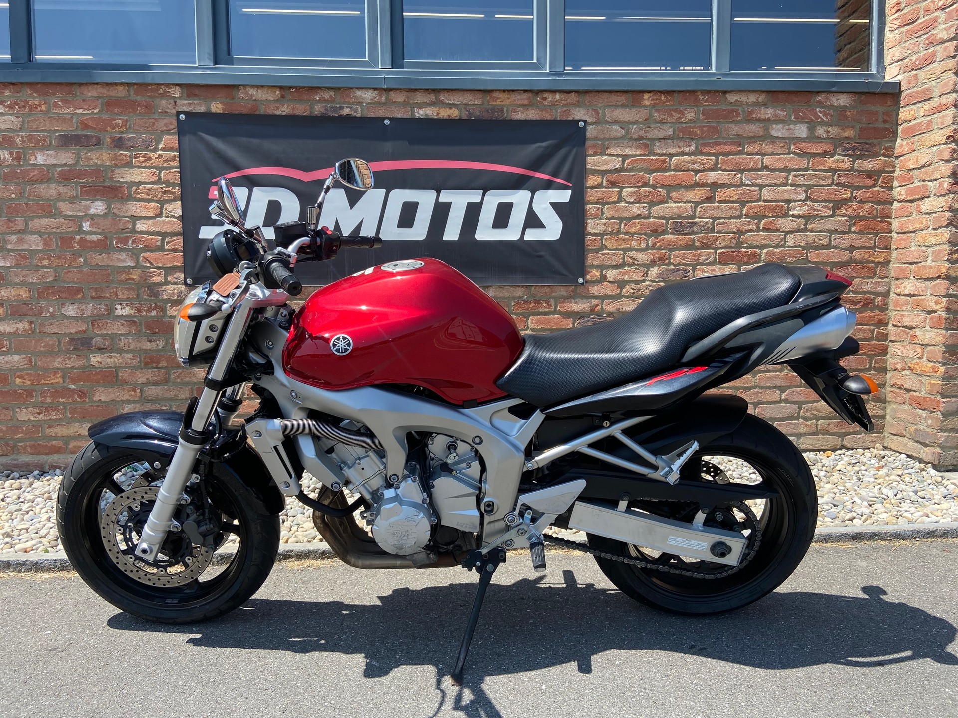 YAMAHA FZ6 N-showroom-element-3
