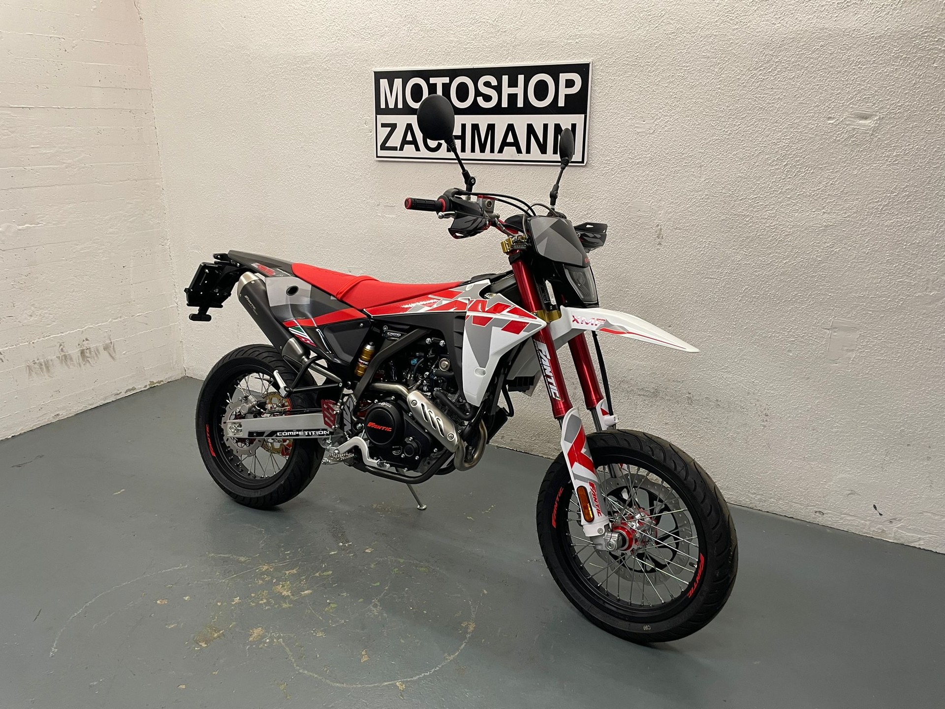 FANTIC XMF 125-showroom-element-1