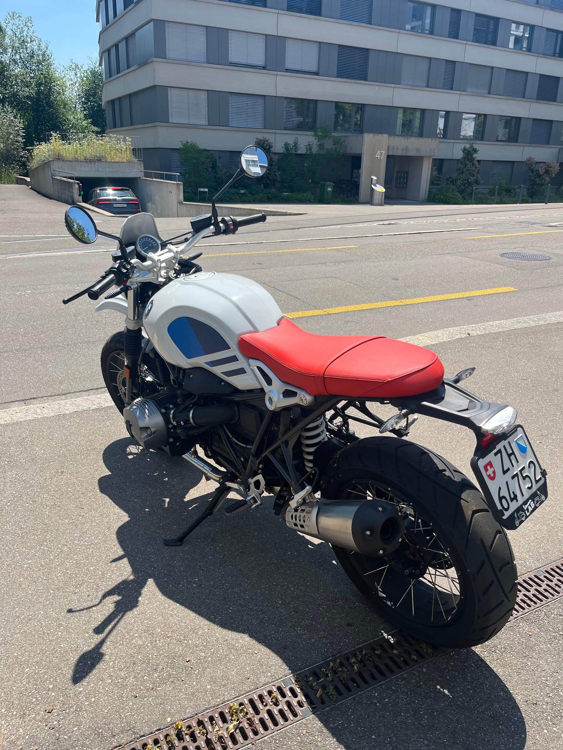 BMW Urban G/S-image-1