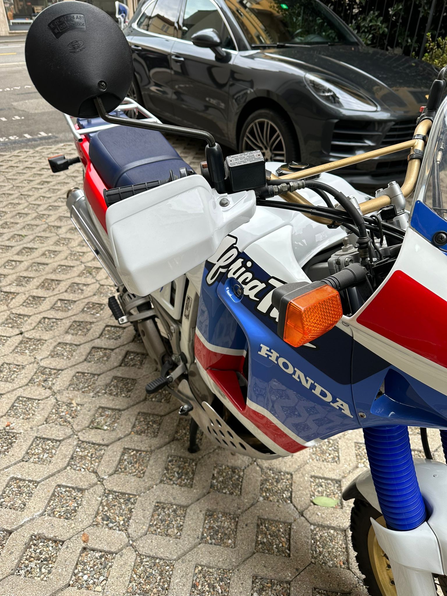 HONDA XRV 650 Africa Twin-image-2