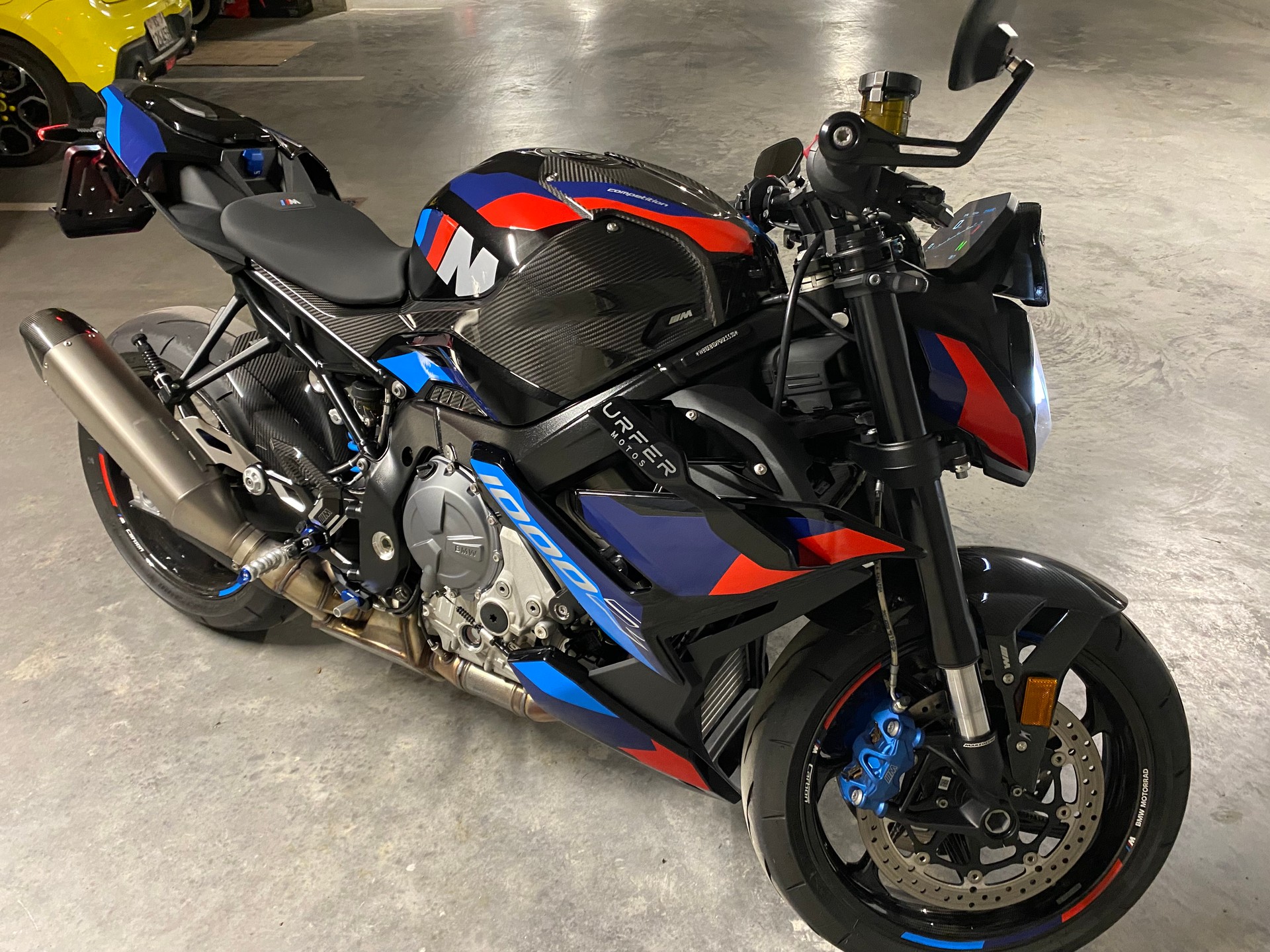BMW M 1000 R - Compétition-image-2