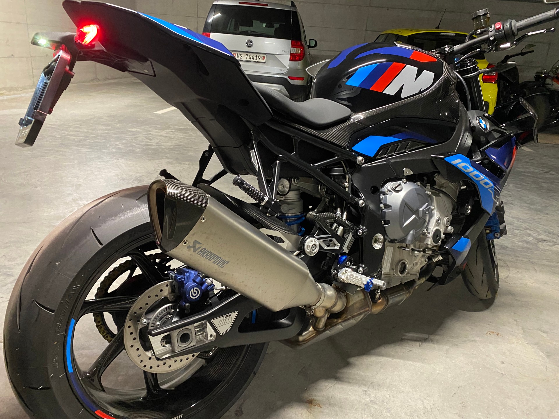 BMW M 1000 R - Compétition-image-1