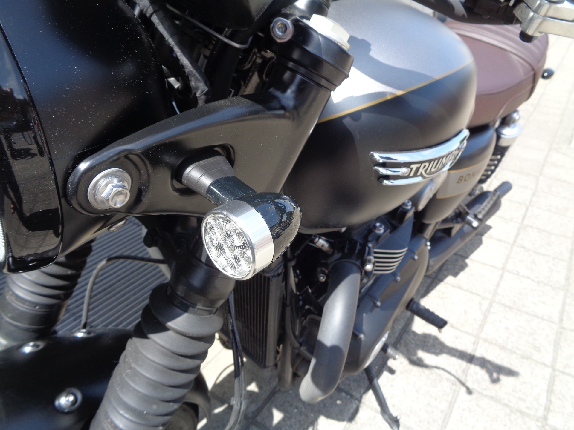 TRIUMPH Bonneville T120 Special Edition-image-4