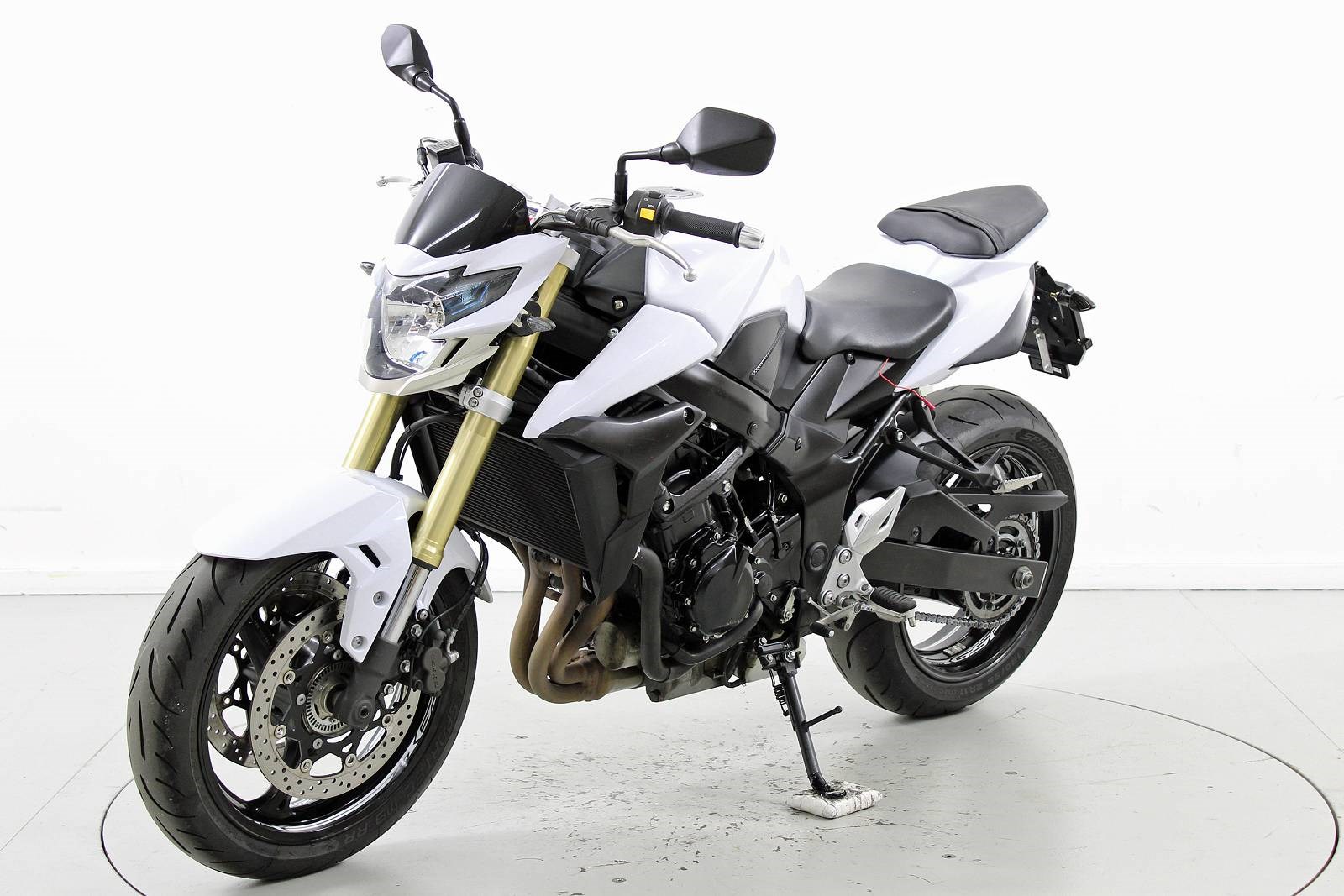 SUZUKI GSR 750 A L2-L6-showroom-element-2