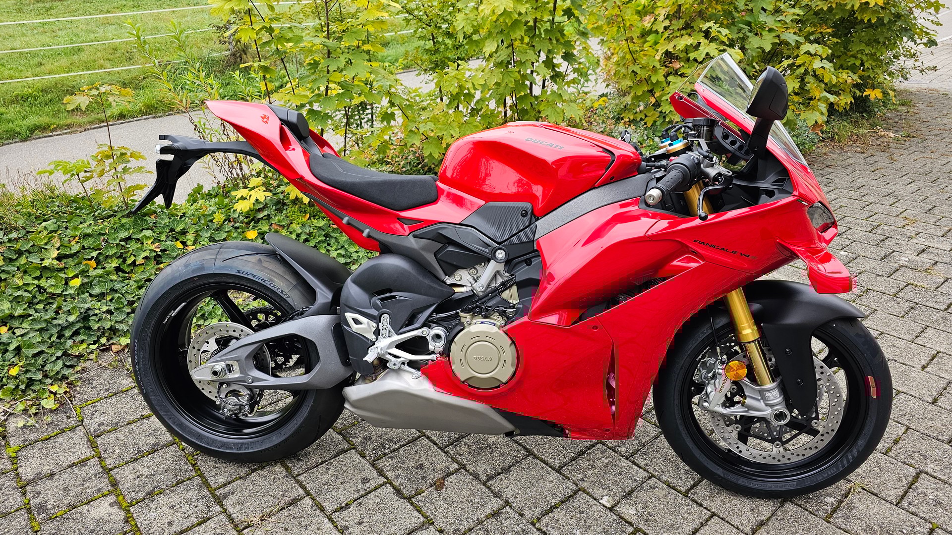 DUCATI Panigale V4 S