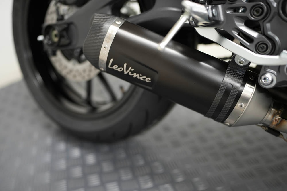 YAMAHA YZF-R7-showroom-element-3
