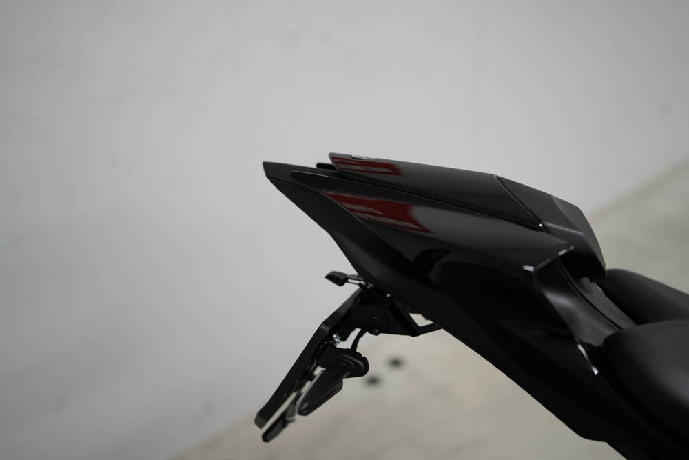 YAMAHA YZF-R7-image-4