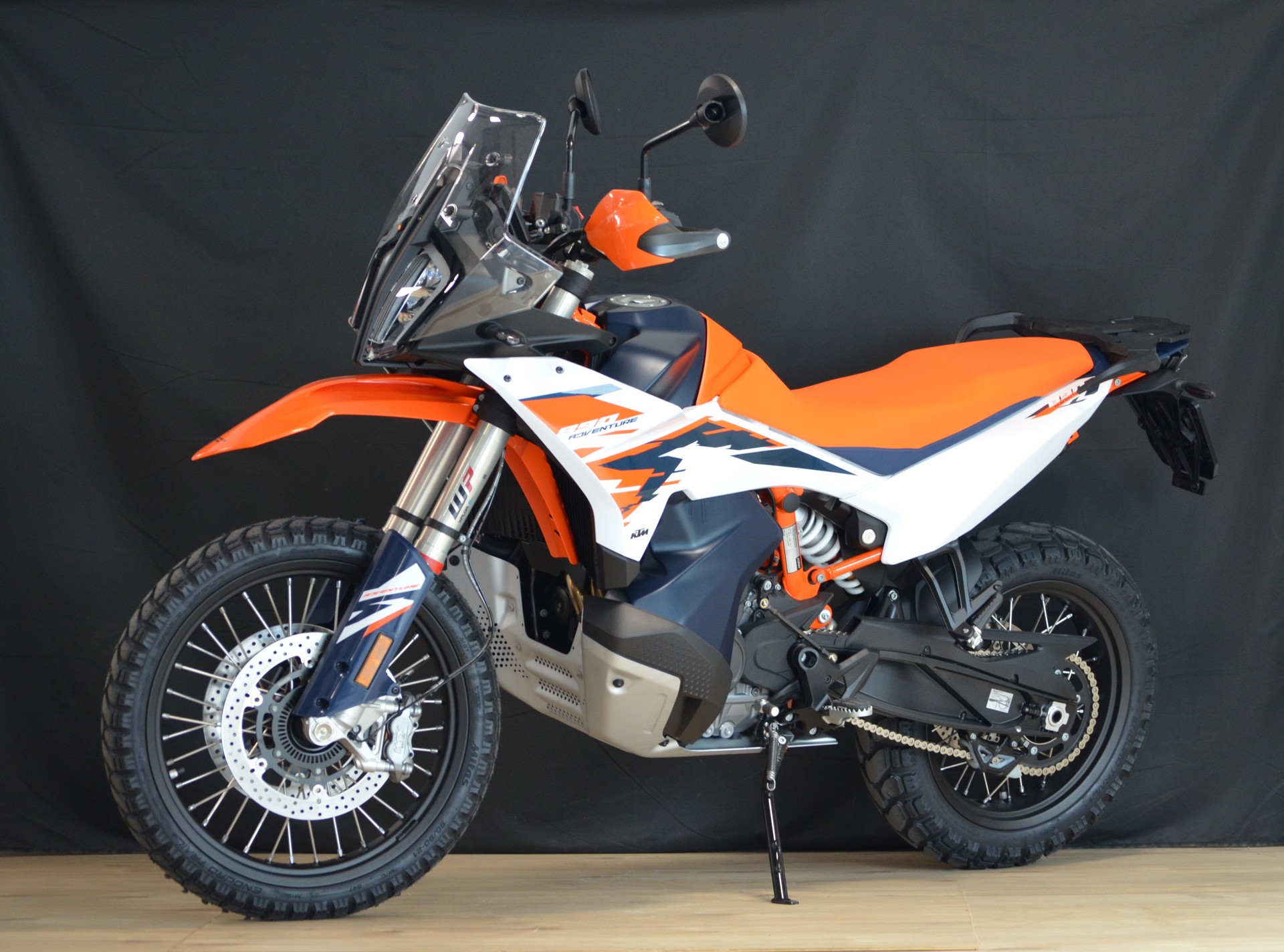KTM 890 Adventure R 2025-showroom-element-1