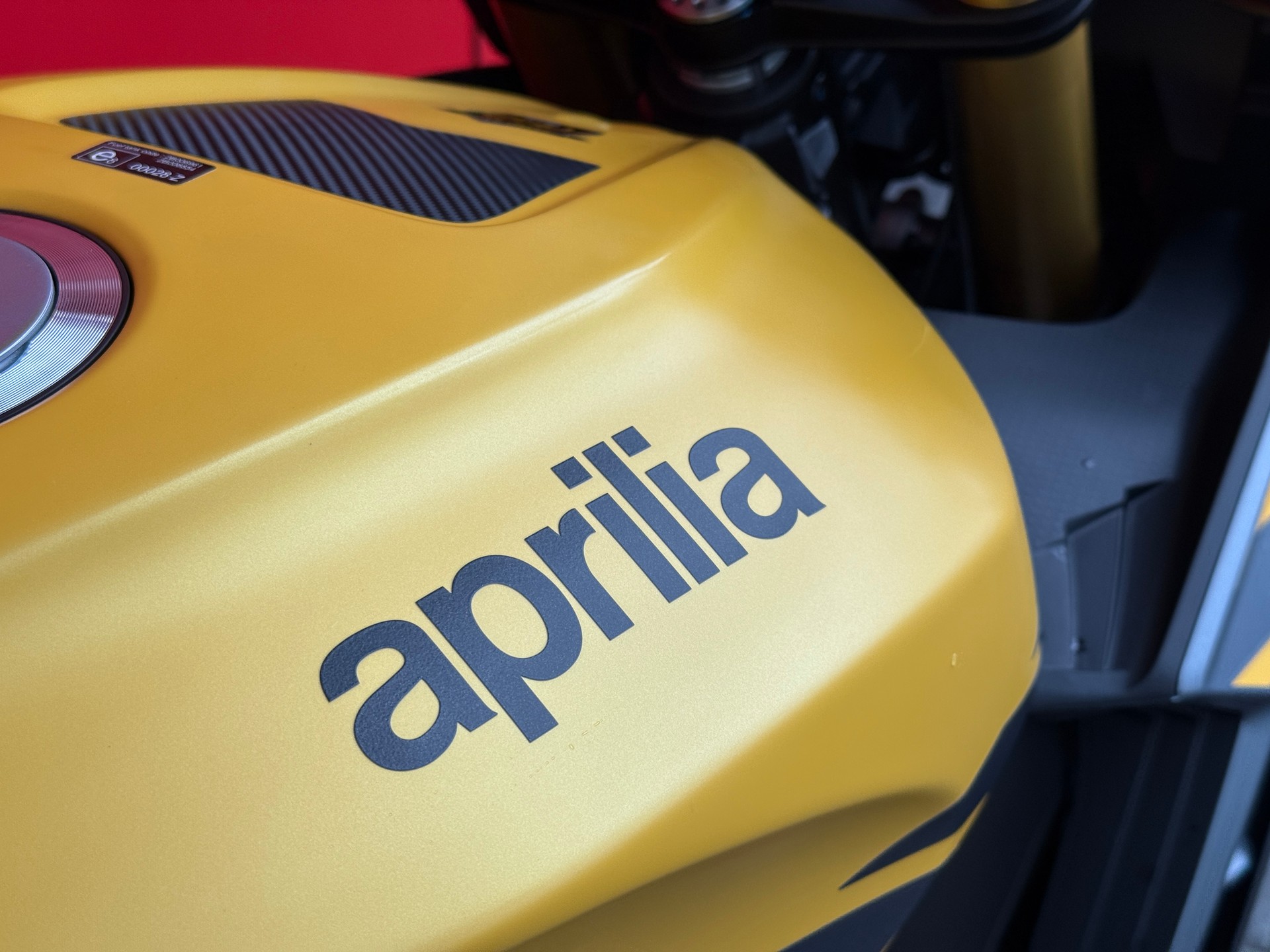 APRILIA Tuono V4 1100-image-6