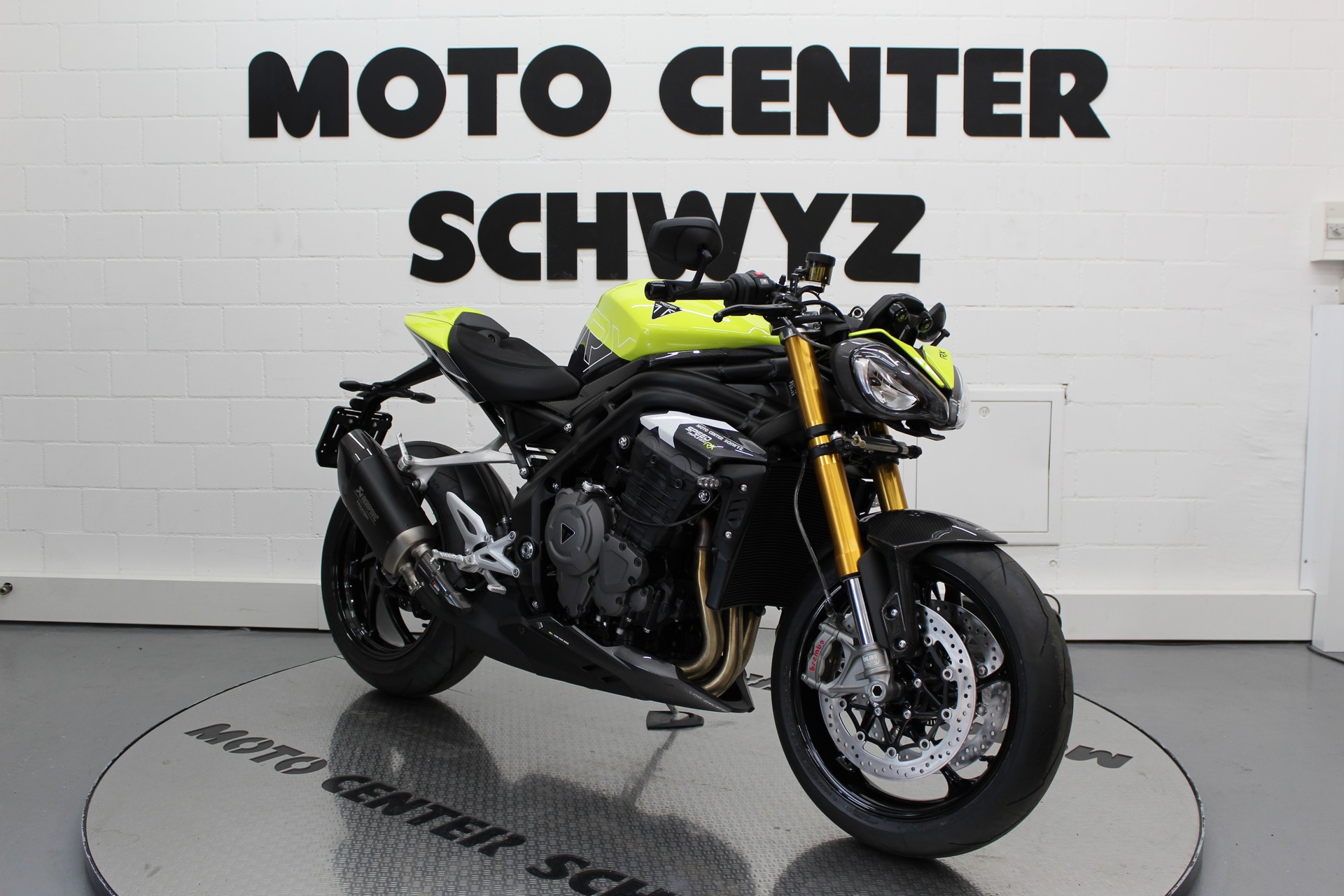 TRIUMPH Speed Triple 1200 RX Limited Edition-showroom-element-1