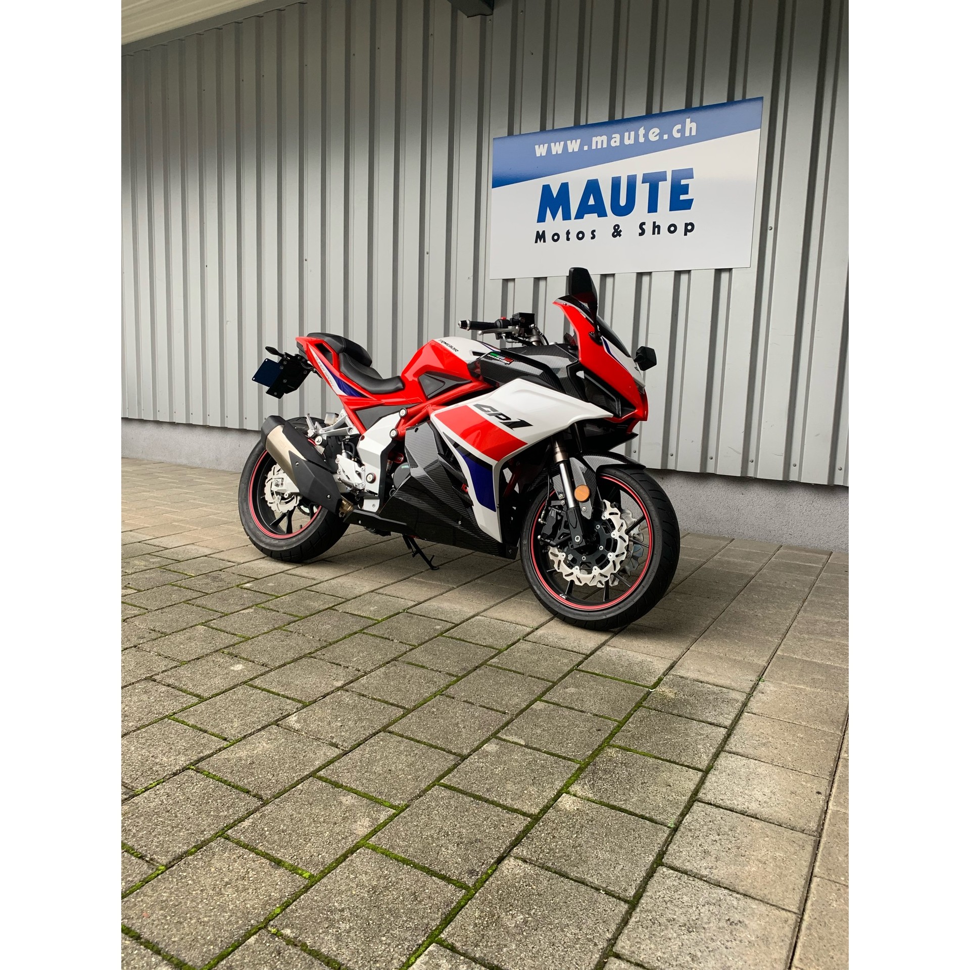 TRMOTOR-showroom-element-2