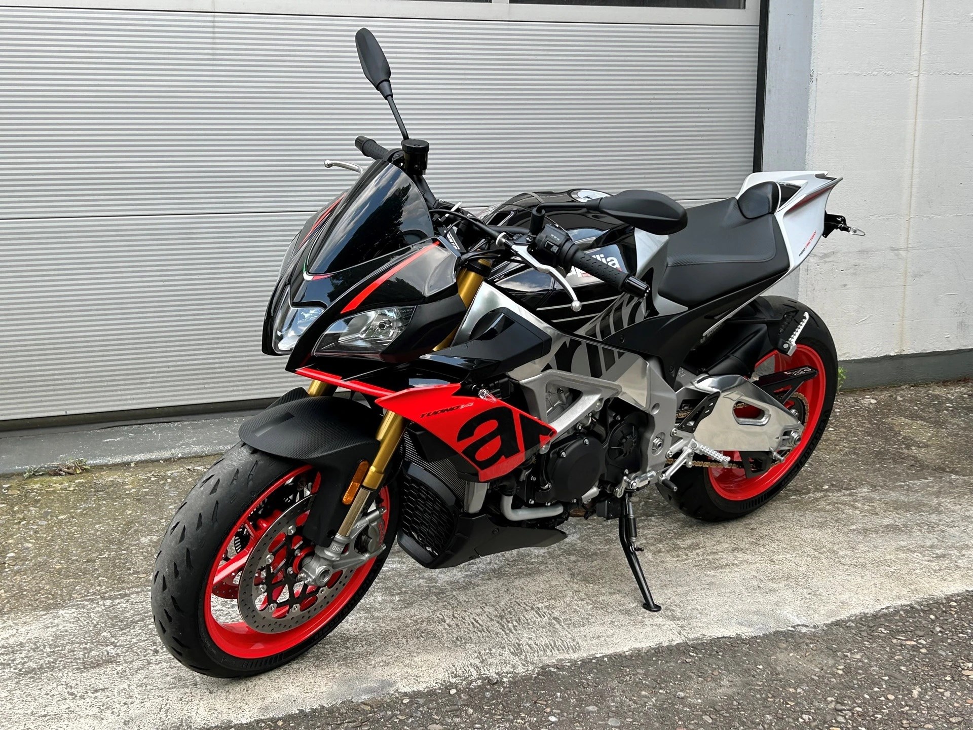 APRILIA Tuono V4 1100 Factory Semi Active Suspension-image-3