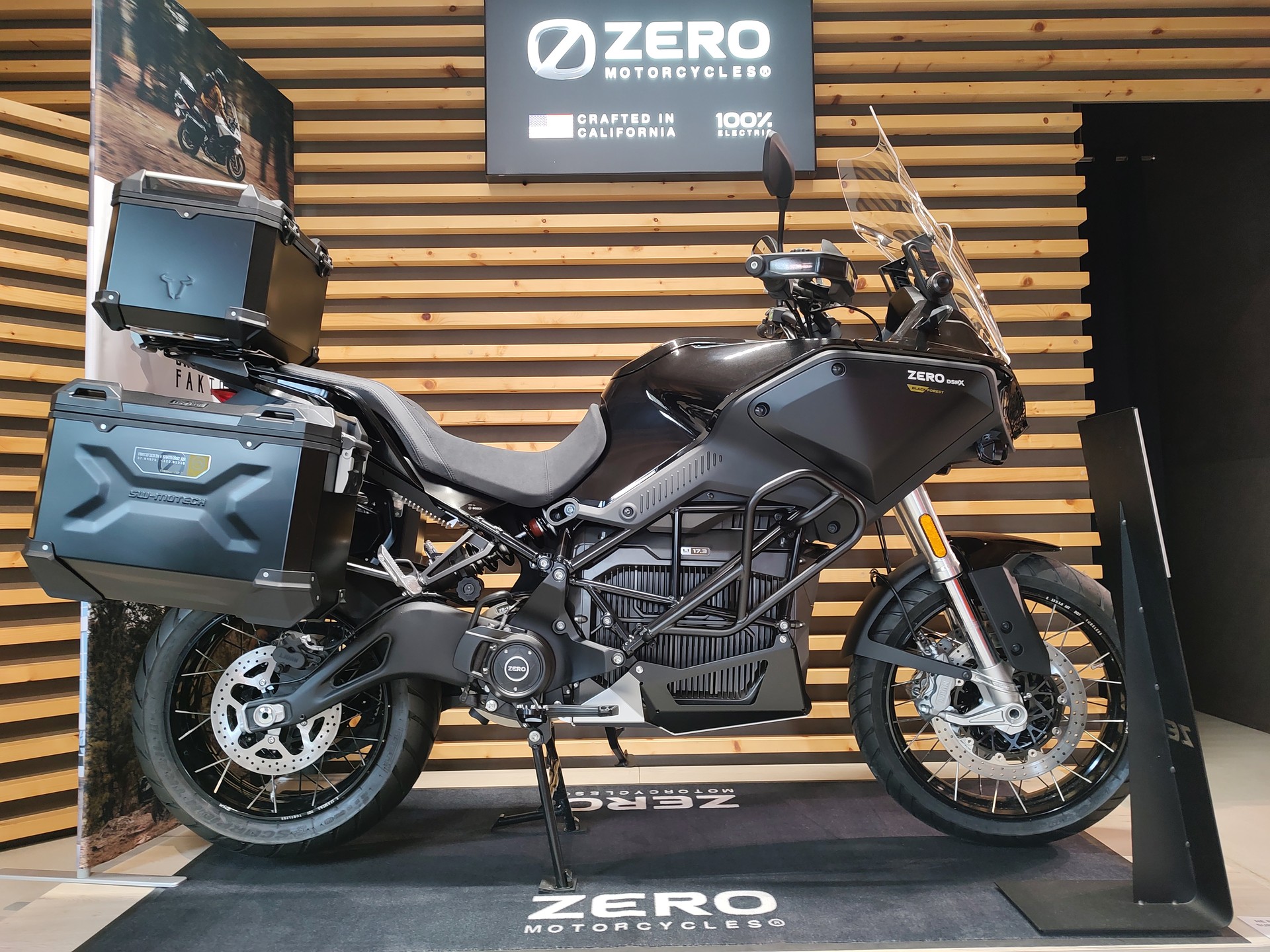 ZERO DSR/X Black Forest 17.3