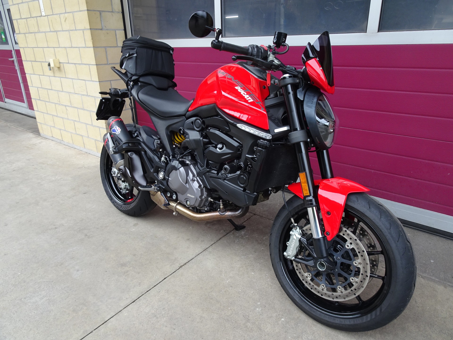 DUCATI Monster + 937-showroom-element-2