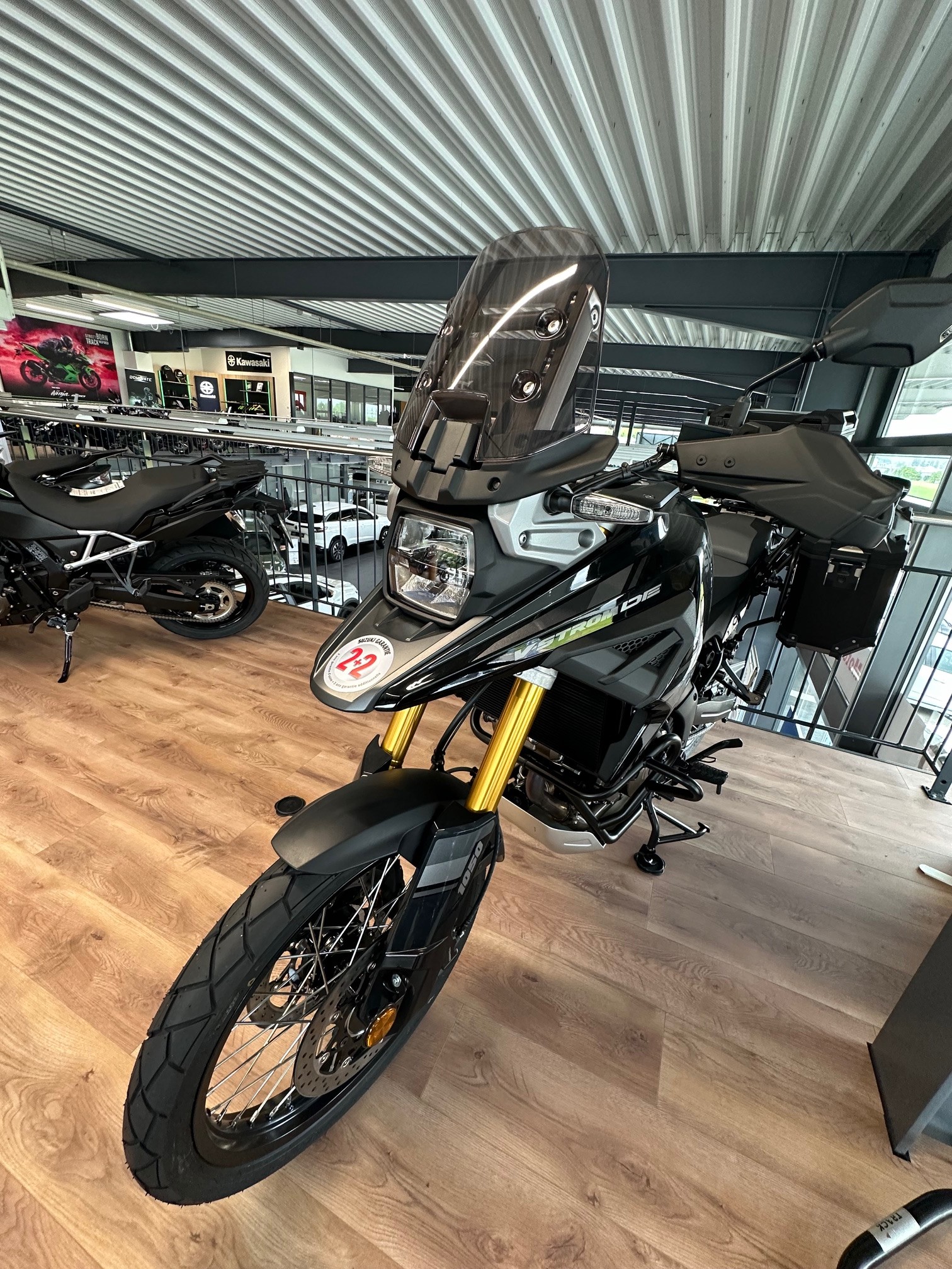 SUZUKI V-Strom 1050DE-showroom-element-3