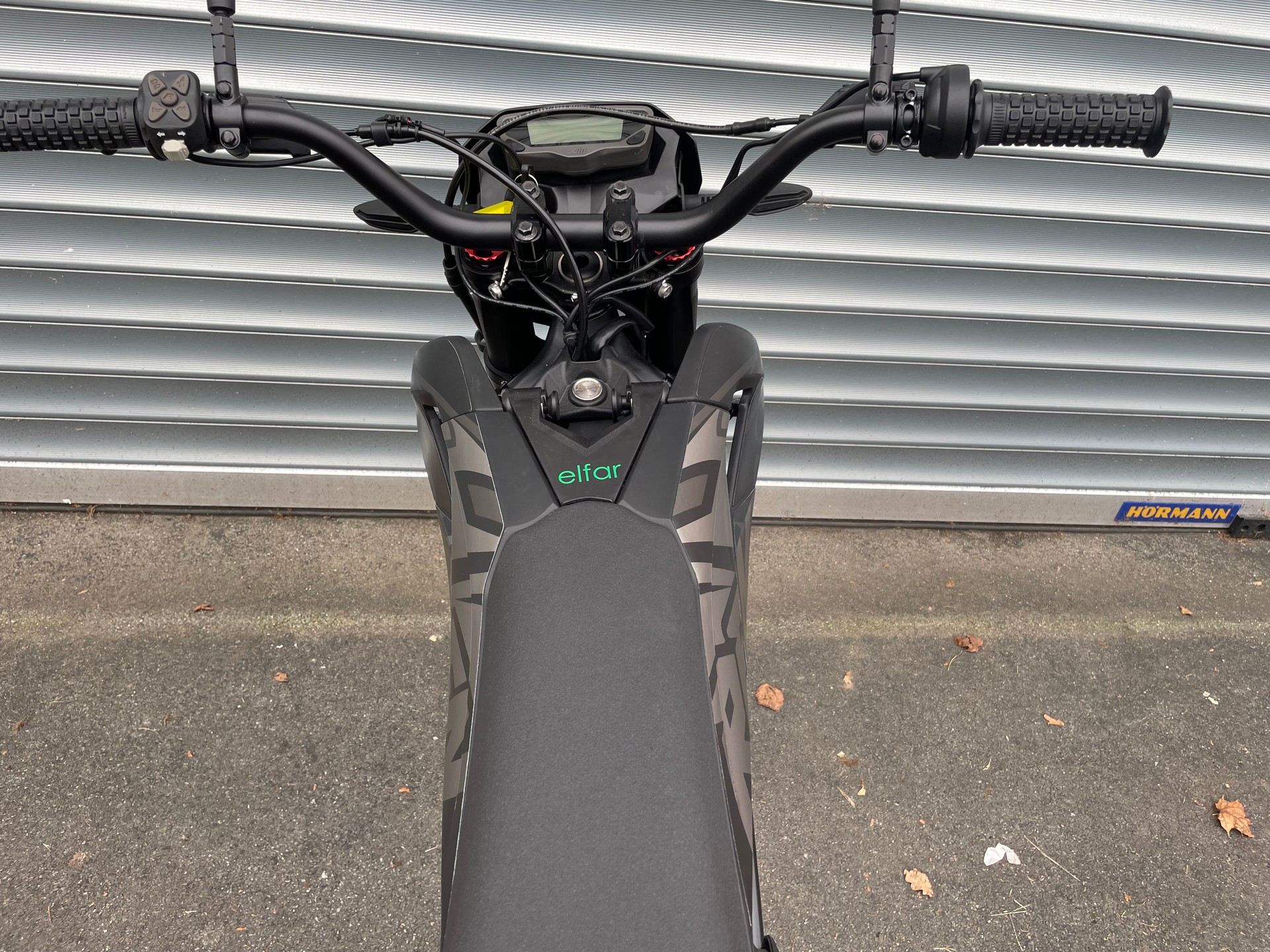 RFN ARES ROAD-showroom-element-3