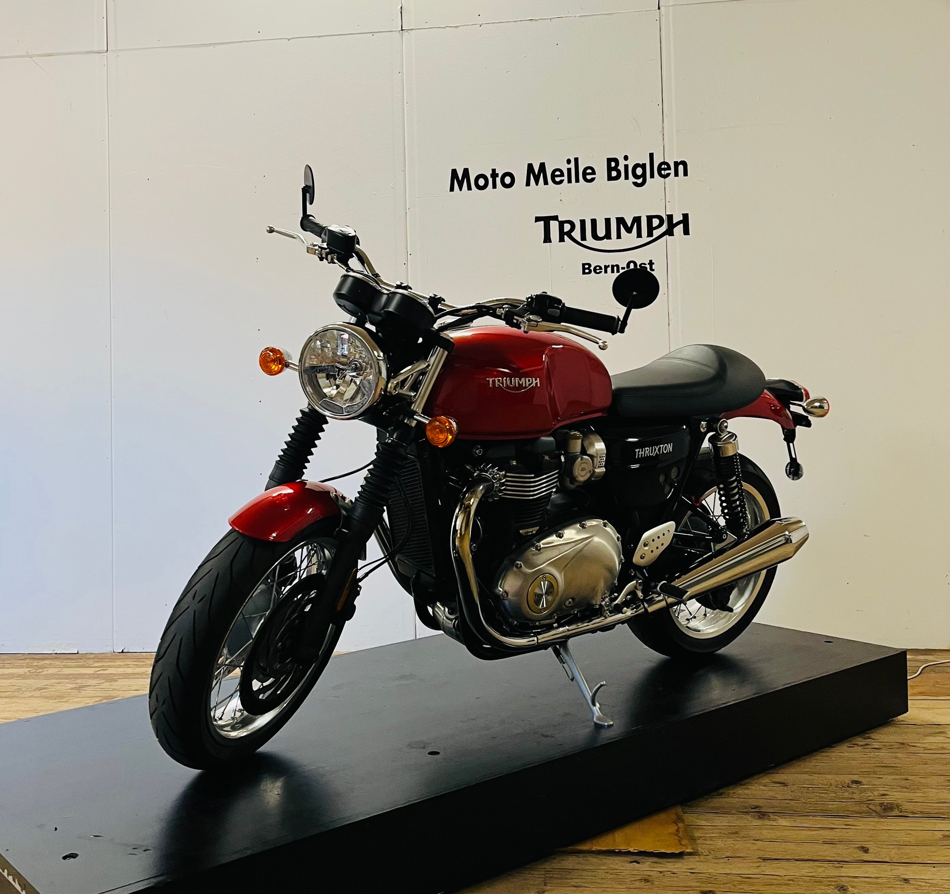 TRIUMPH Thruxton R 1200 i ABS-showroom-element-2