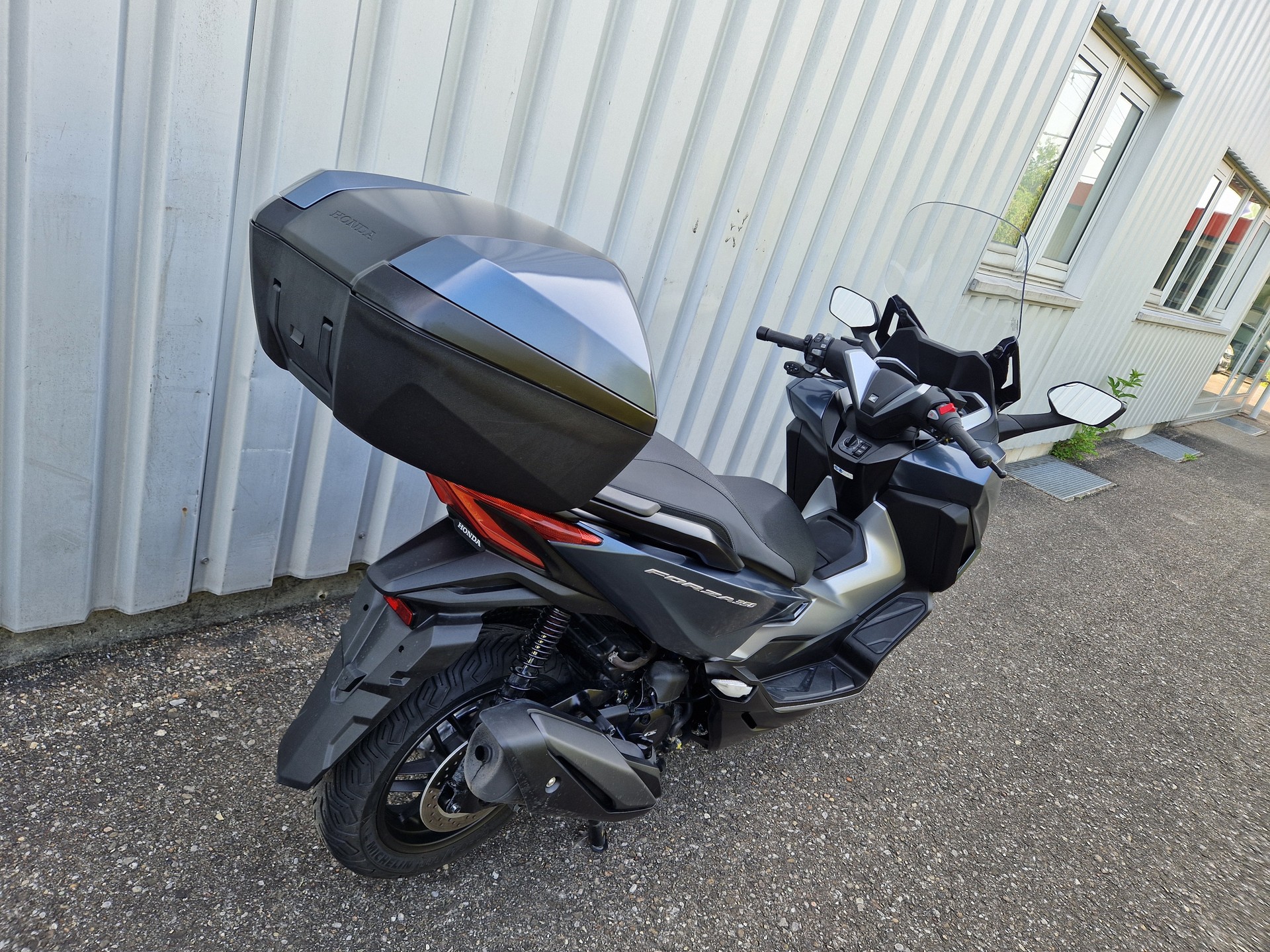 HONDA NSS 350 Smart Top Box-showroom-element-3