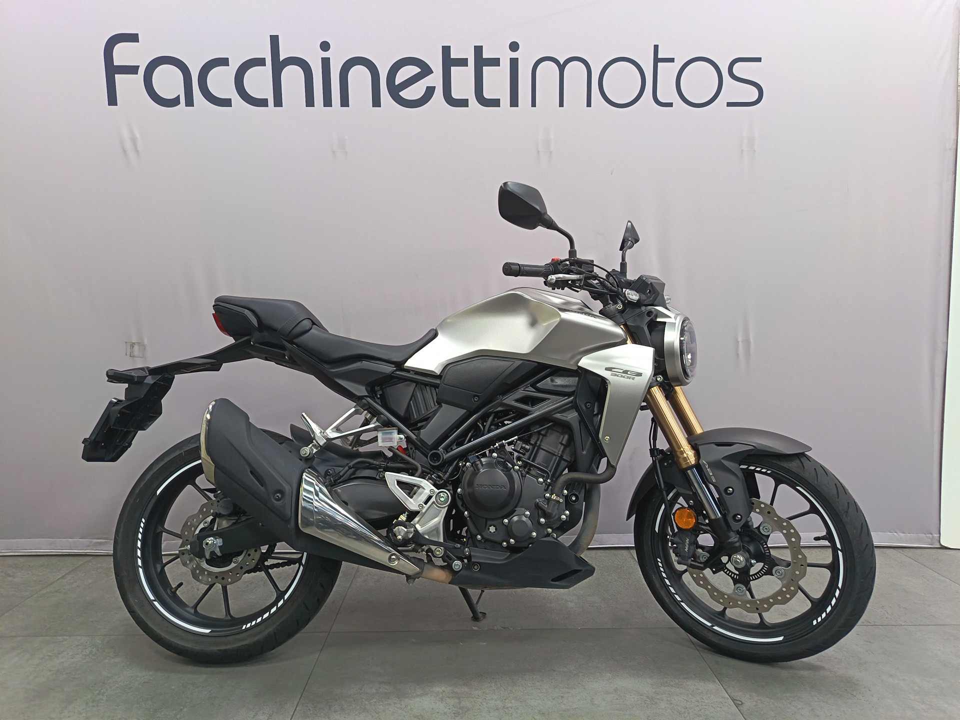 HONDA CB 300 acquistare un veicolo usato MotoScout24